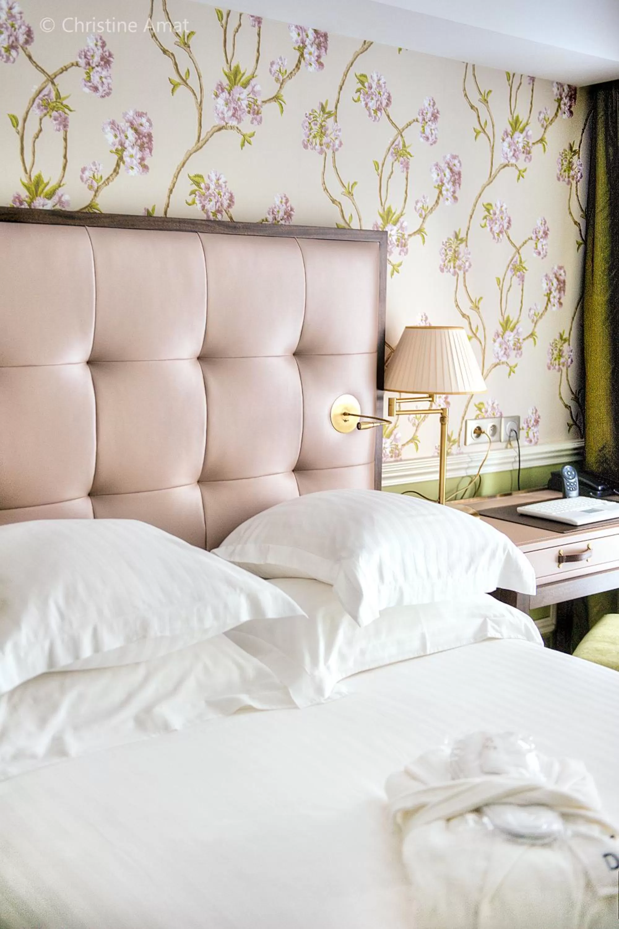 Bed in Hôtel de Sèze & Spa Bordeaux Centre