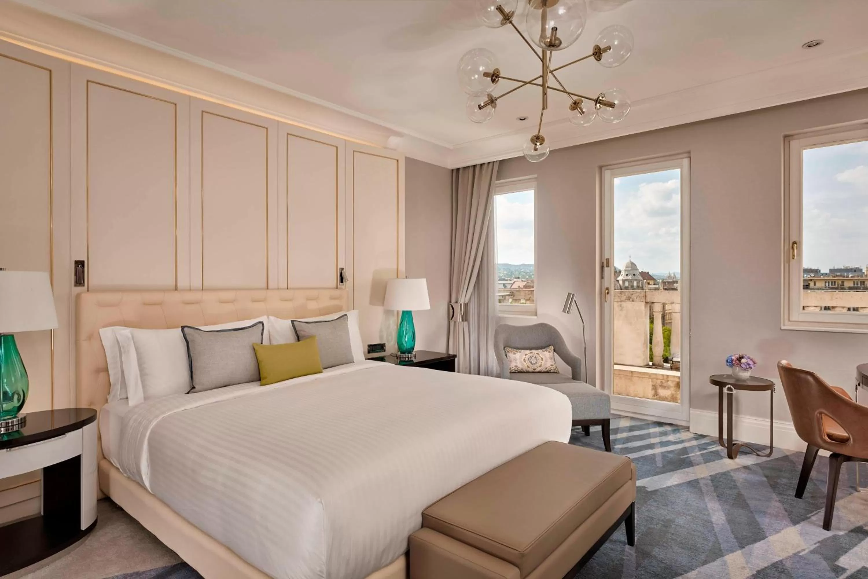 Photo of the whole room, Bed in Al Habtoor Palace Budapest, Preferred Hotels & Resorts