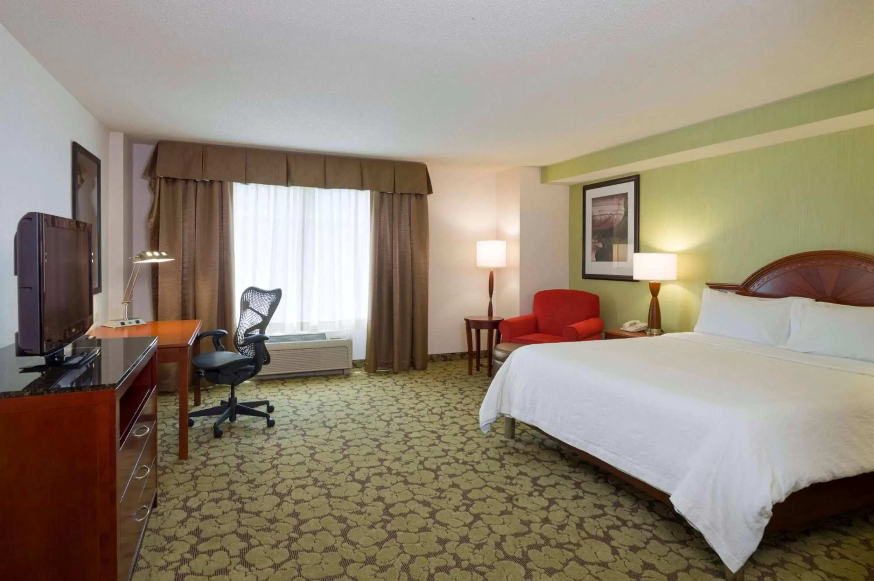 Bed in Hilton Garden Inn Hartford South/Glastonbury