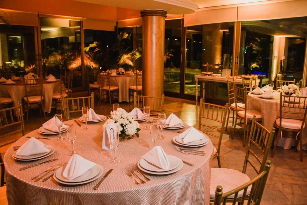 Restaurant/places to eat in Porto Bello Hotel Boutique