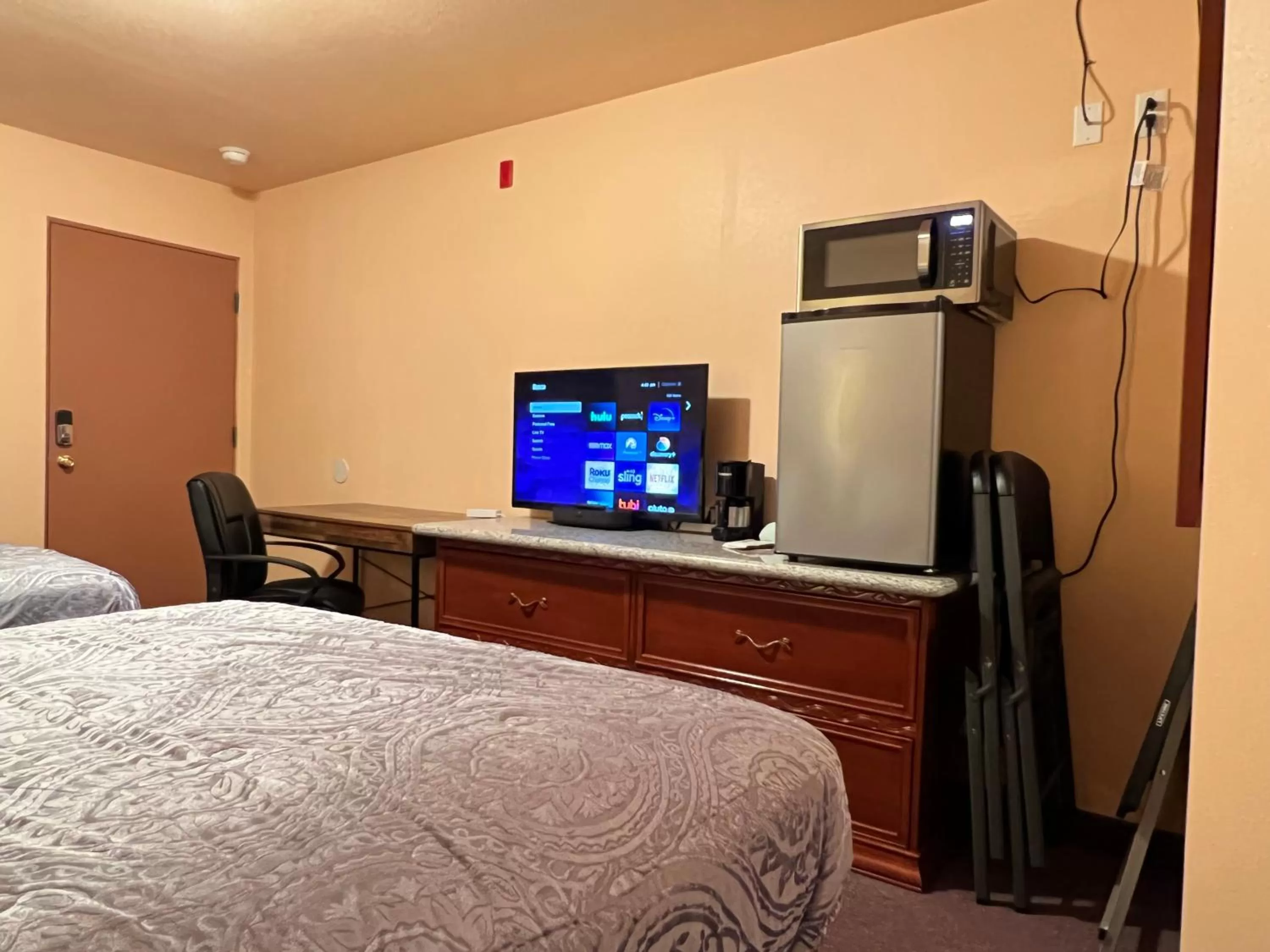 Bed in Frazier View Motel