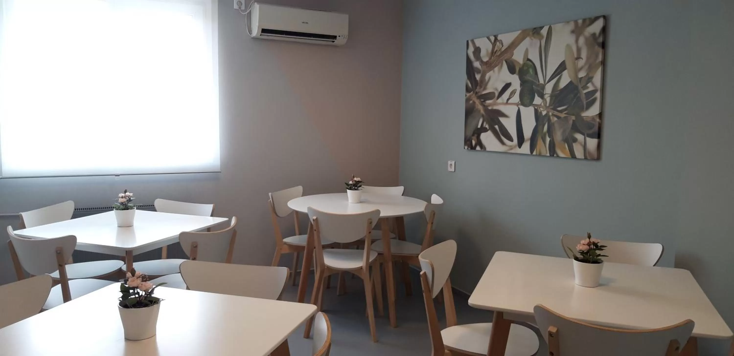 Restaurant/places to eat in City Hotel Bucharest