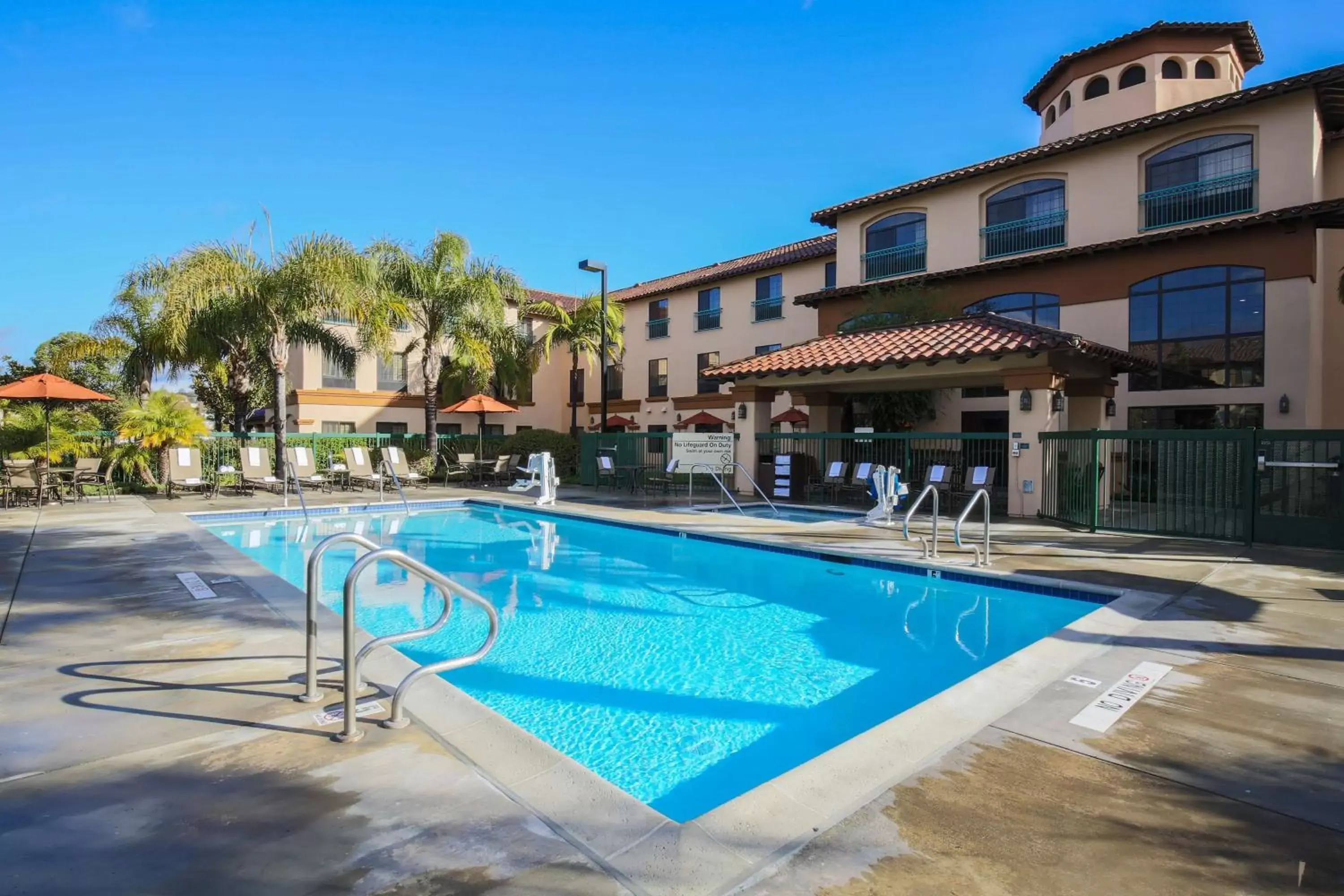 Pool view in Hampton Inn & Suites Camarillo Pool view in Hampton Inn & Suites Camarillo