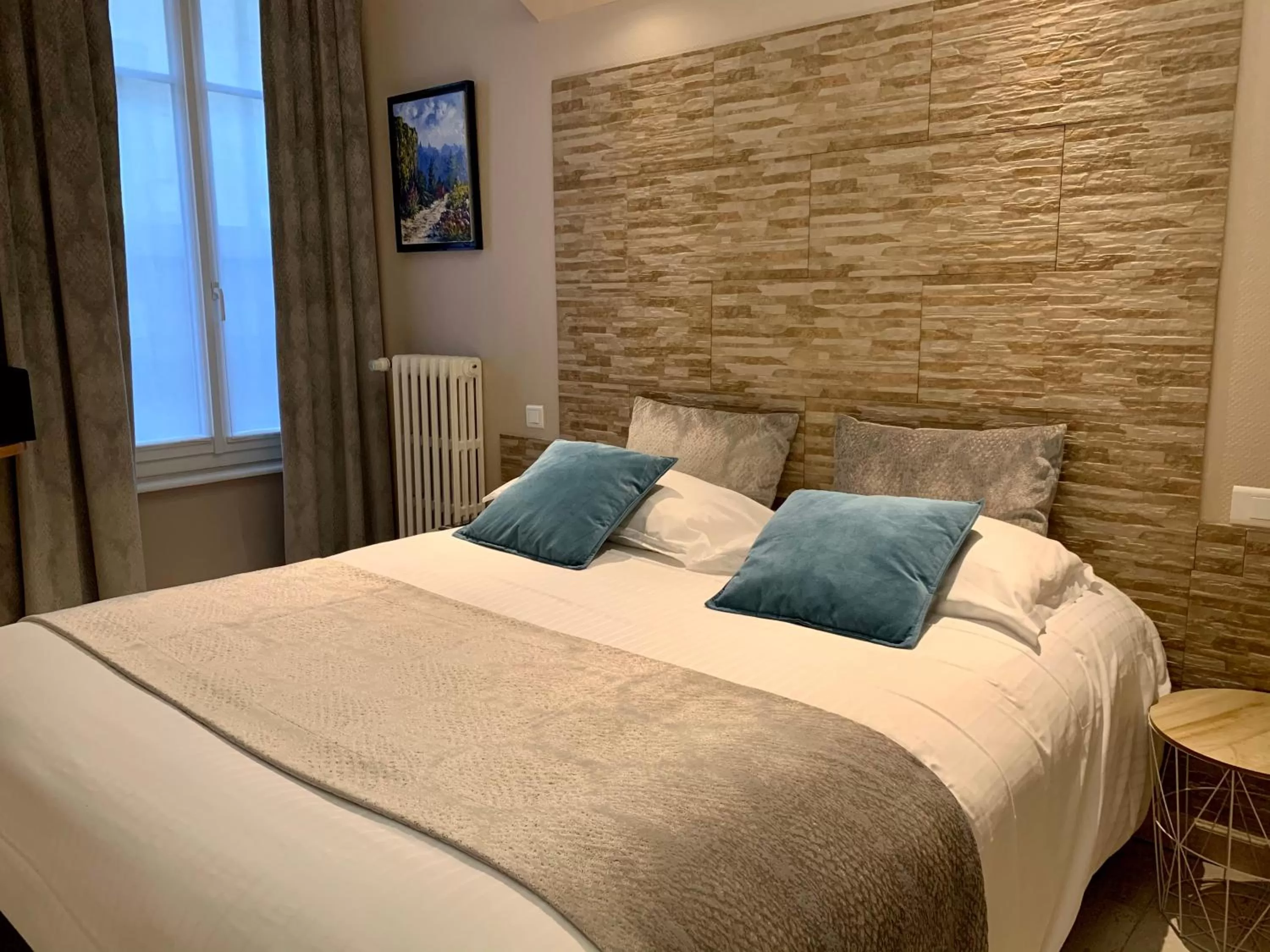 Bed in Best Western Hôtel Des Voyageurs