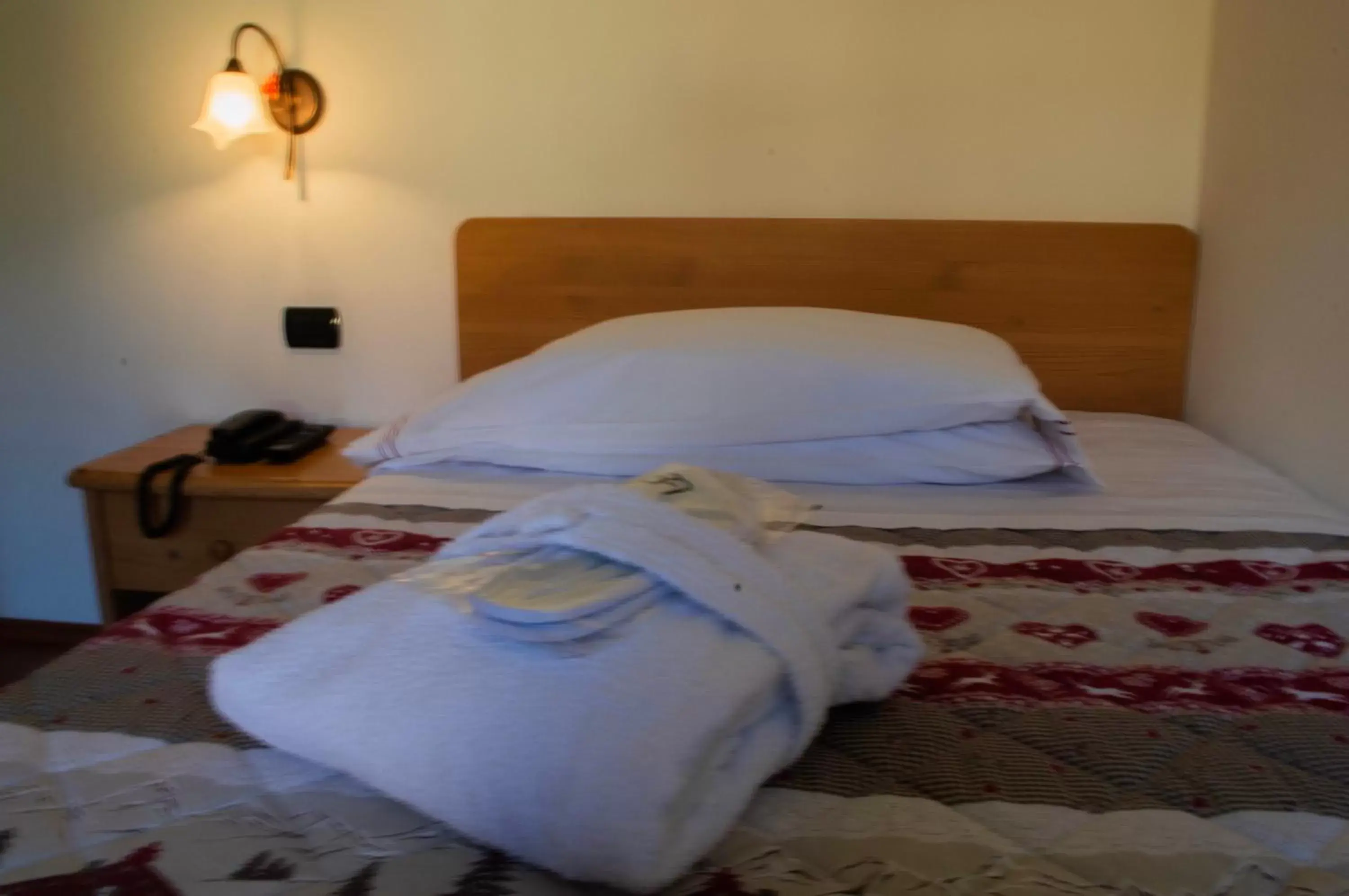 Bed in Hotel Garnì Sant'Antonio con Spa