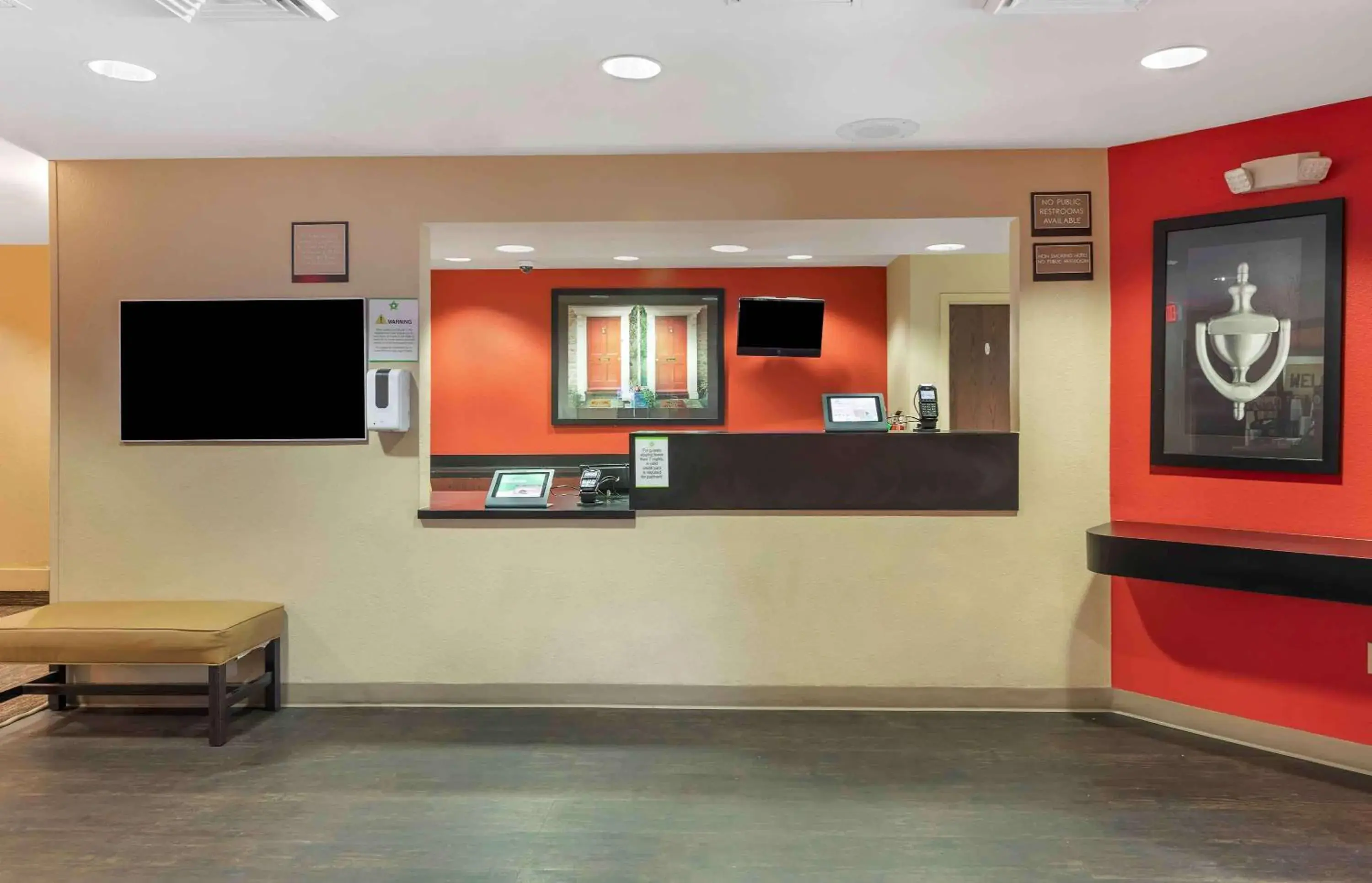 Lobby or reception, TV/Entertainment Center in Extended Stay America Suites - Los Angeles - Carson