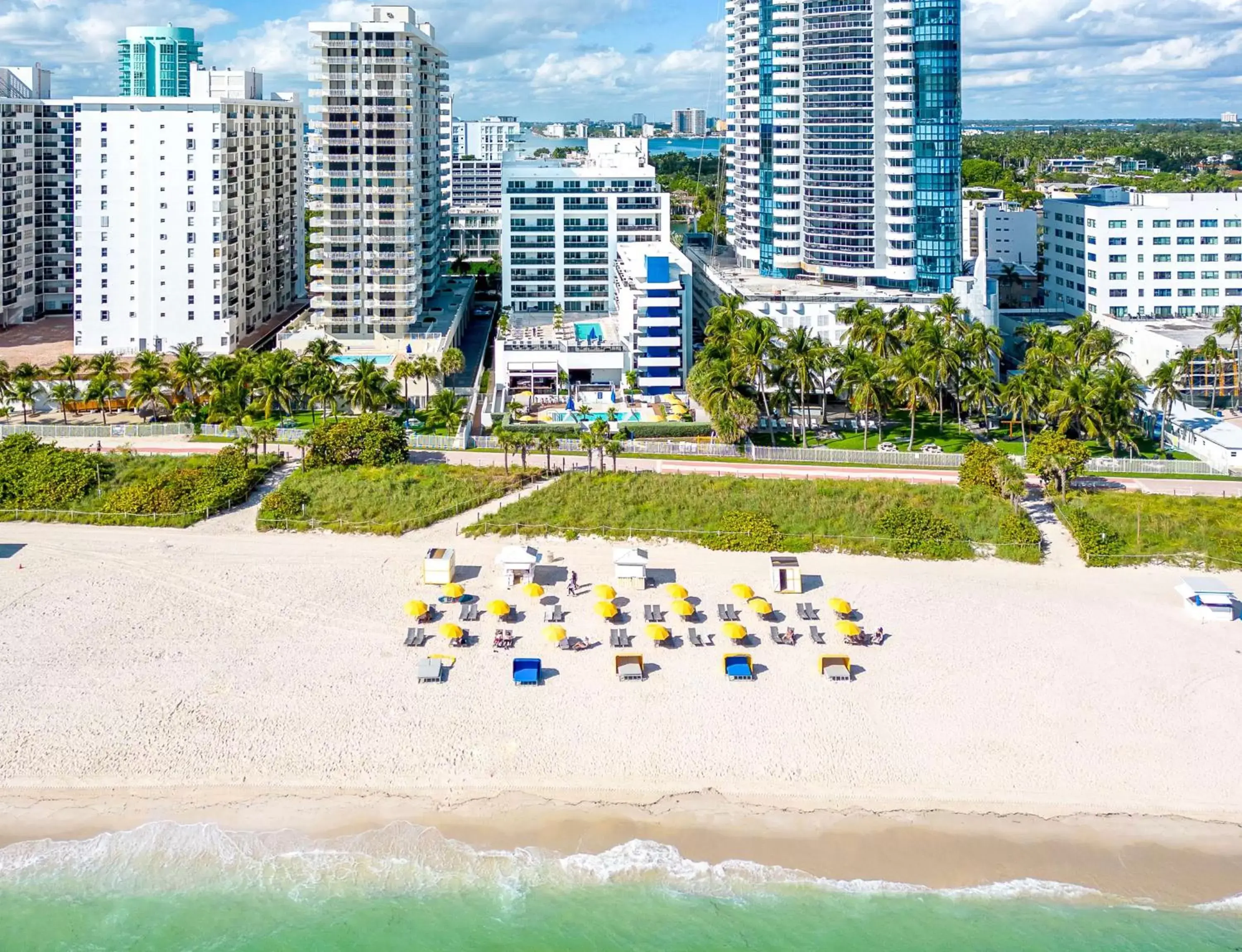Property building, Bird's-eye View in Hilton Cabana Miami Beach