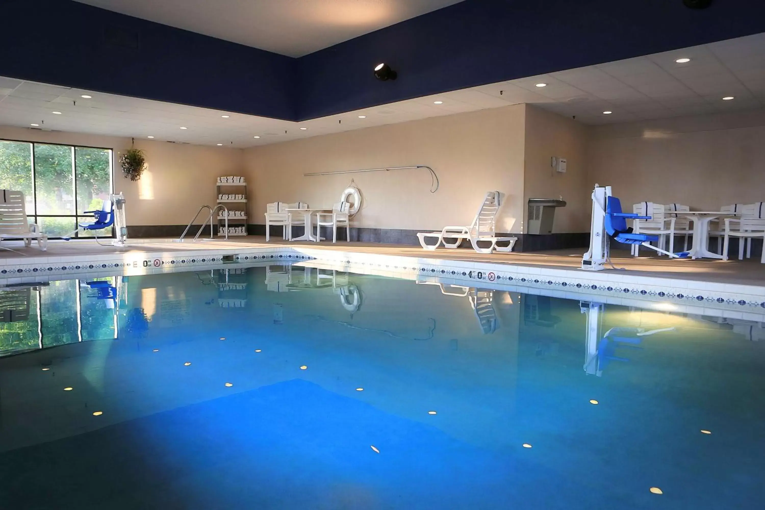 Pool view, Swimming Pool in Hampton Inn Eau Claire