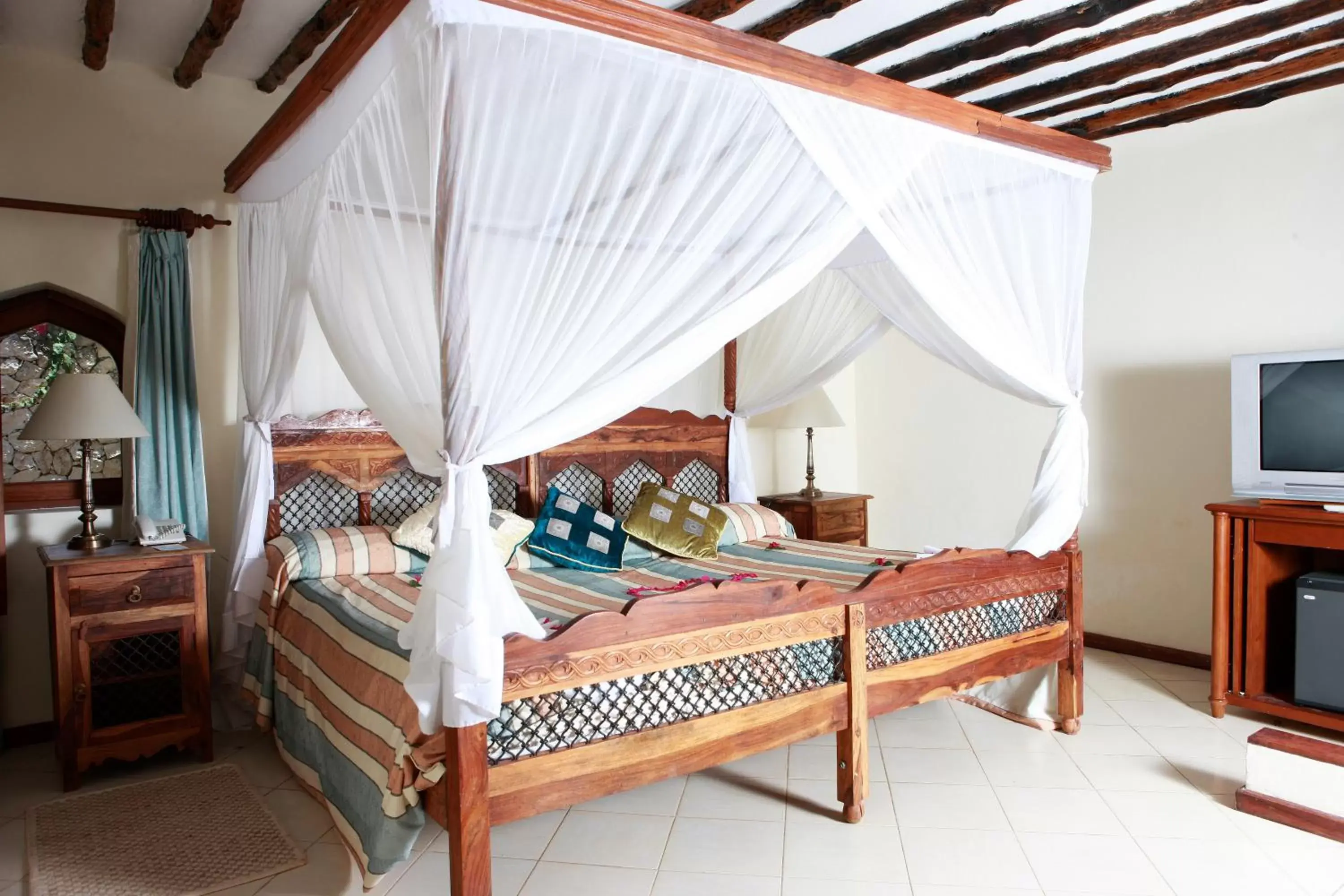 bunk bed, Room Photo in Sultan Sands Island Resort