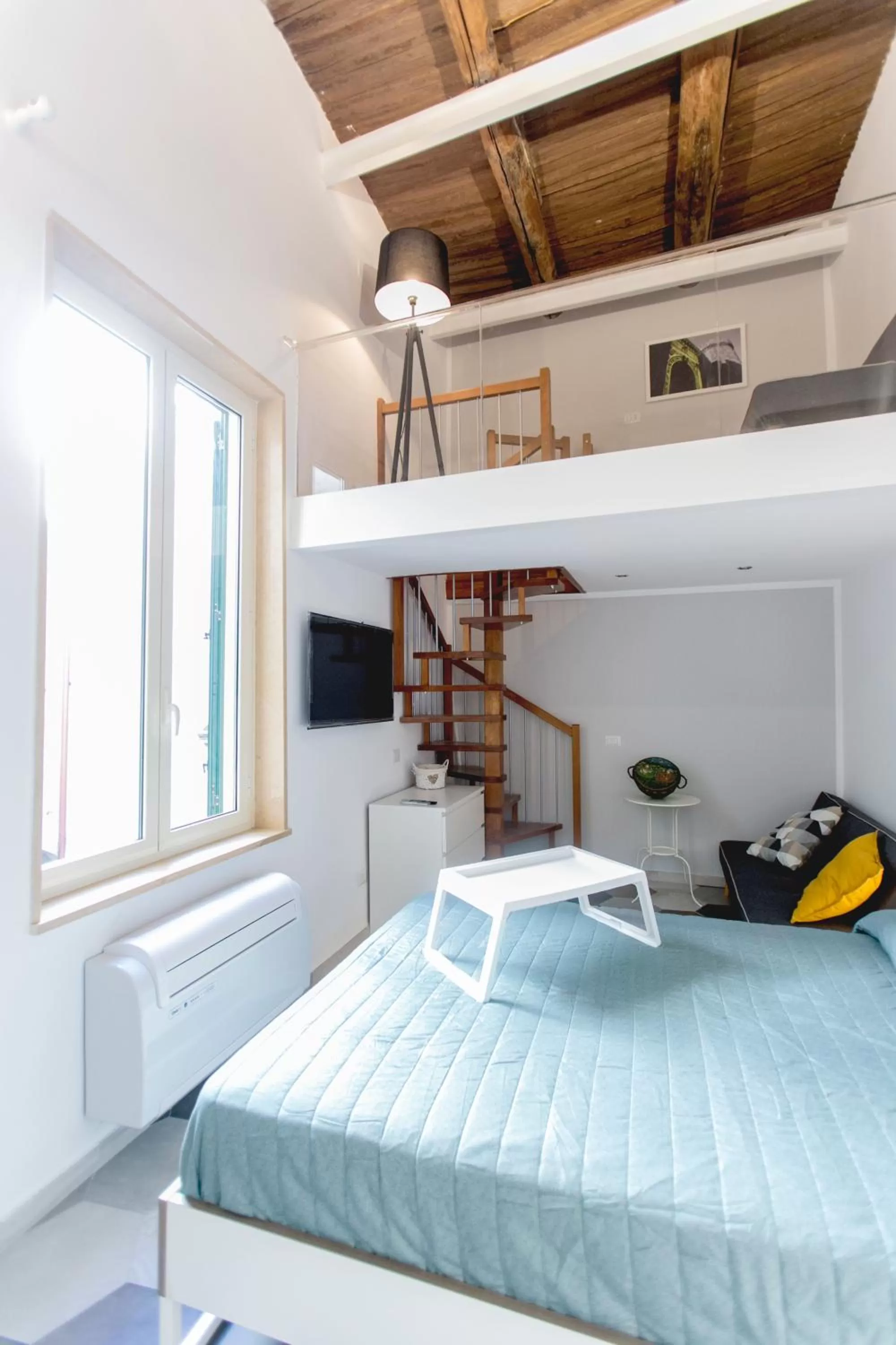 Photo of the whole room, Bed in Anticaglia/24