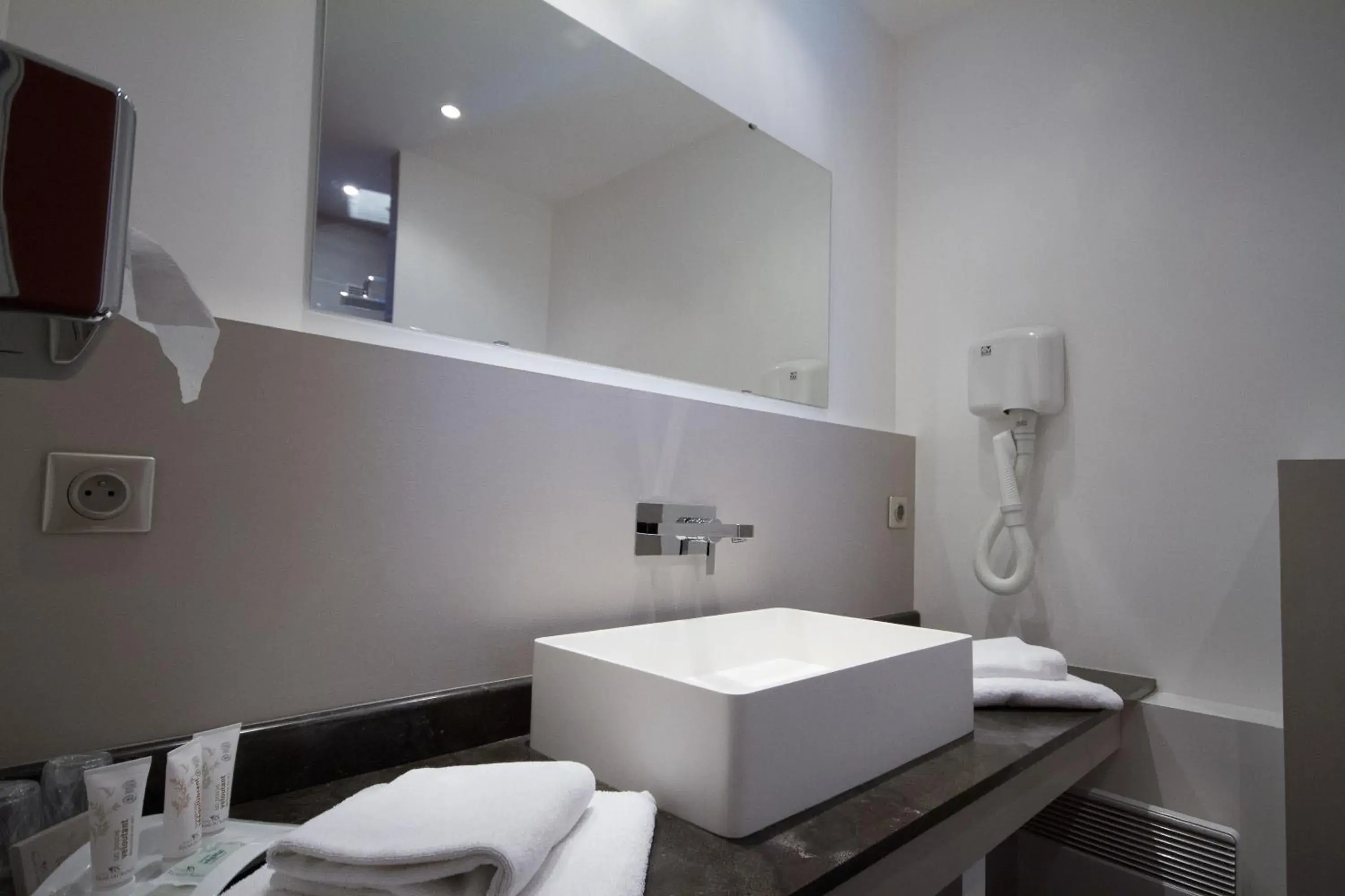 Toilet, Bathroom in Hotel The Originals Residence de Rohan (EX RELAIS DU SILENCE)
