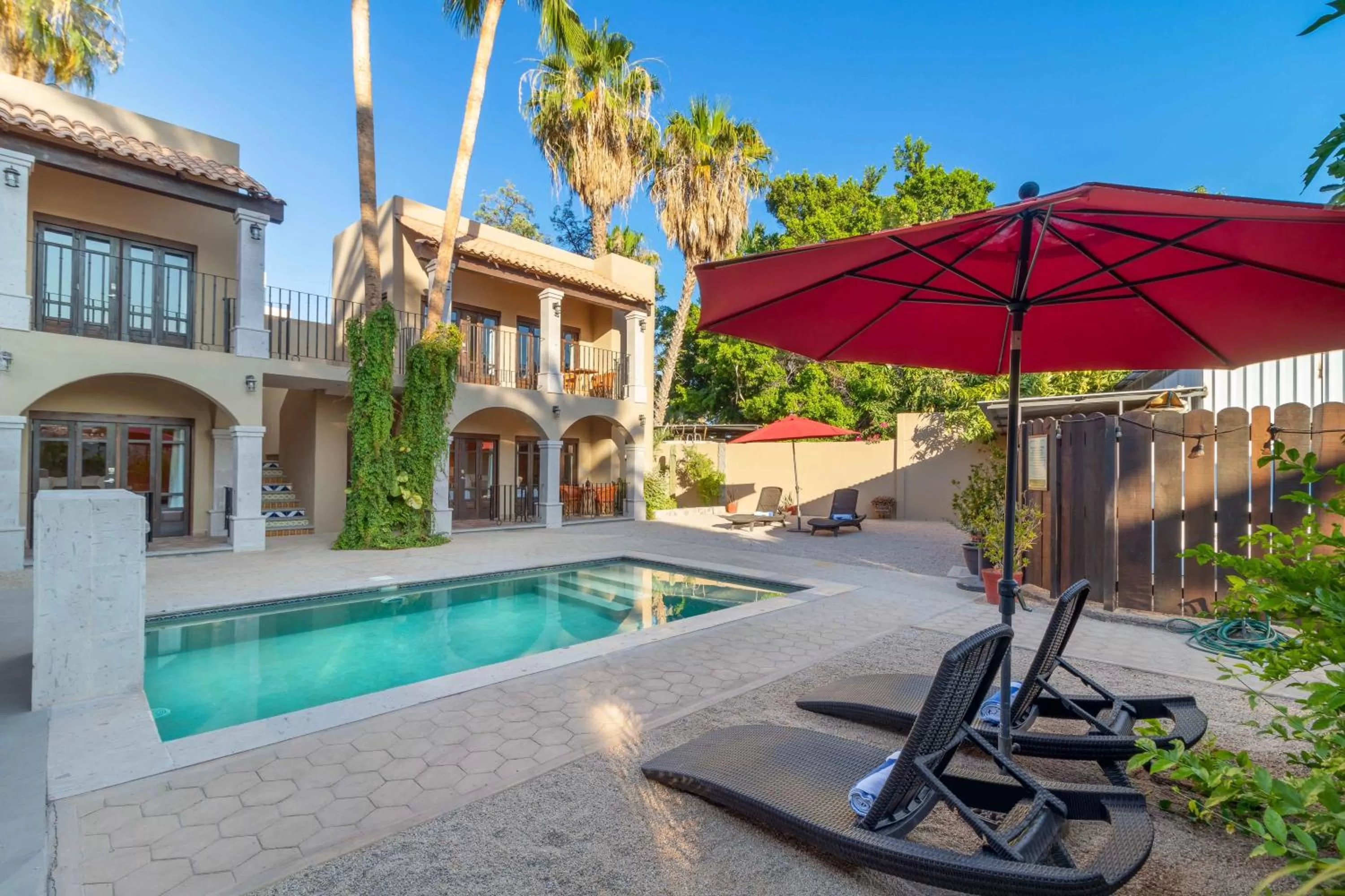 Swimming Pool in Hotel 1697 Loreto