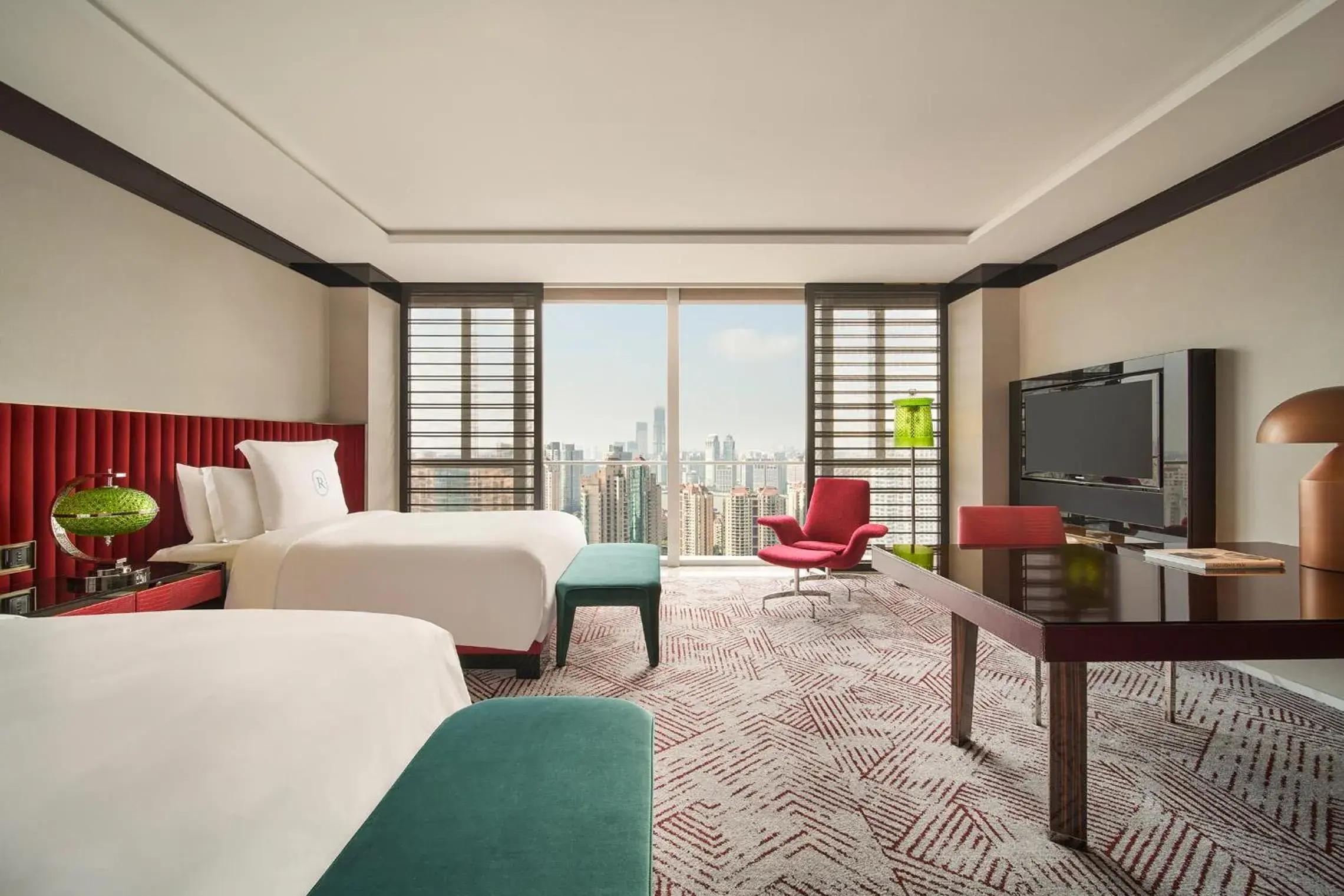 Photo of the whole room, Bed in Regent Shanghai Pudong Photo of the whole room, Bed in Regent Shanghai Pudong