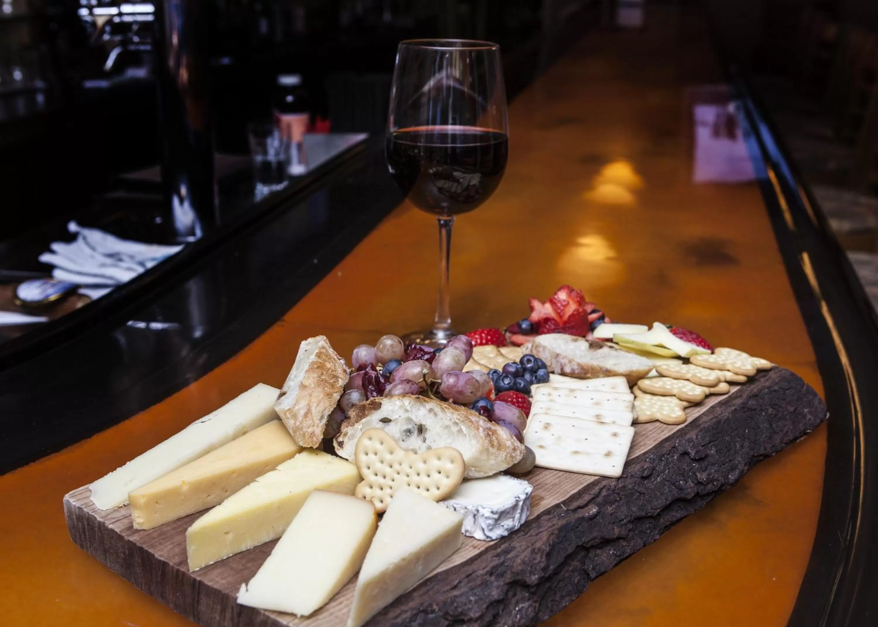 Restaurant/places to eat, Food in Golden Arrow Lakeside Resort