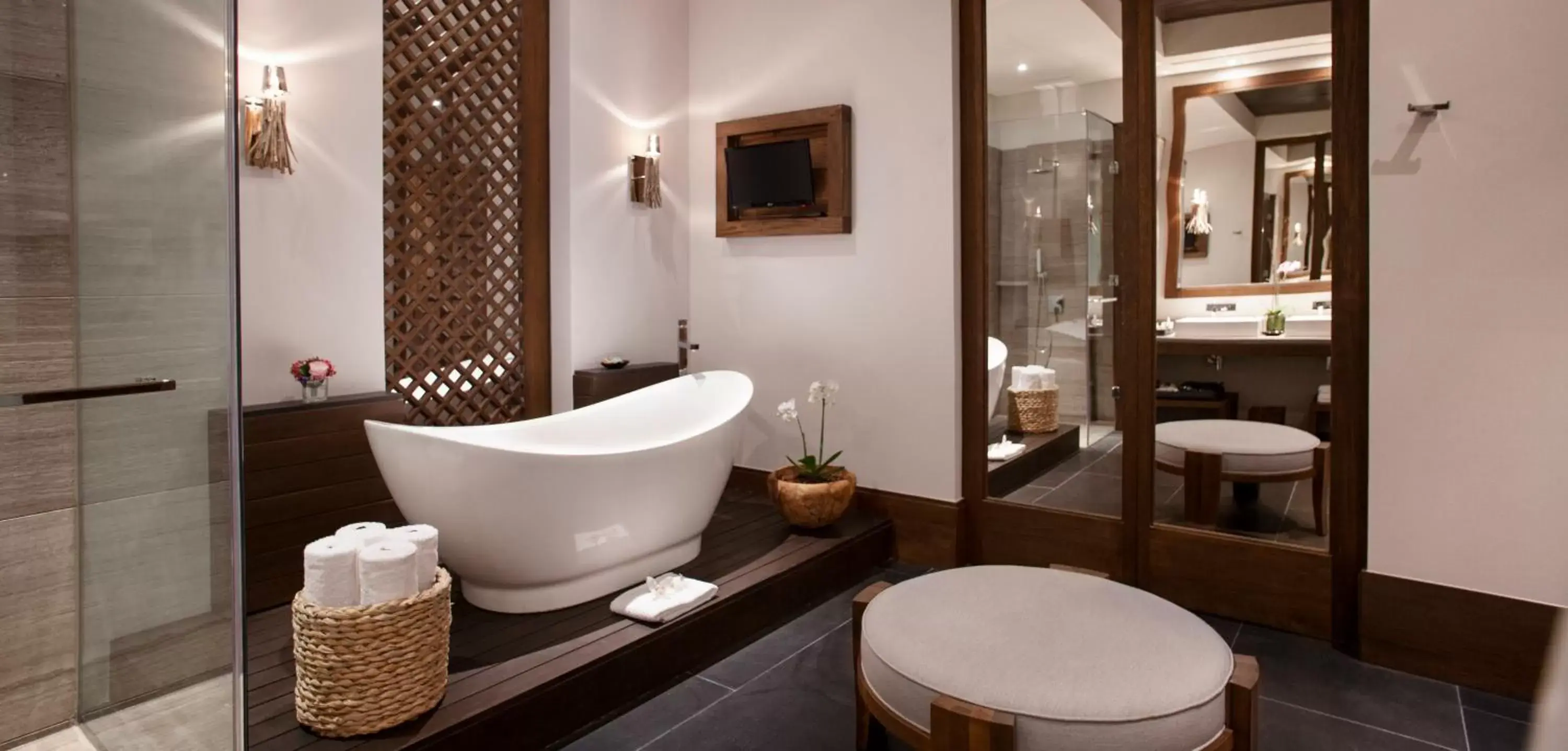 Bathroom in Nizuc Resort & Spa