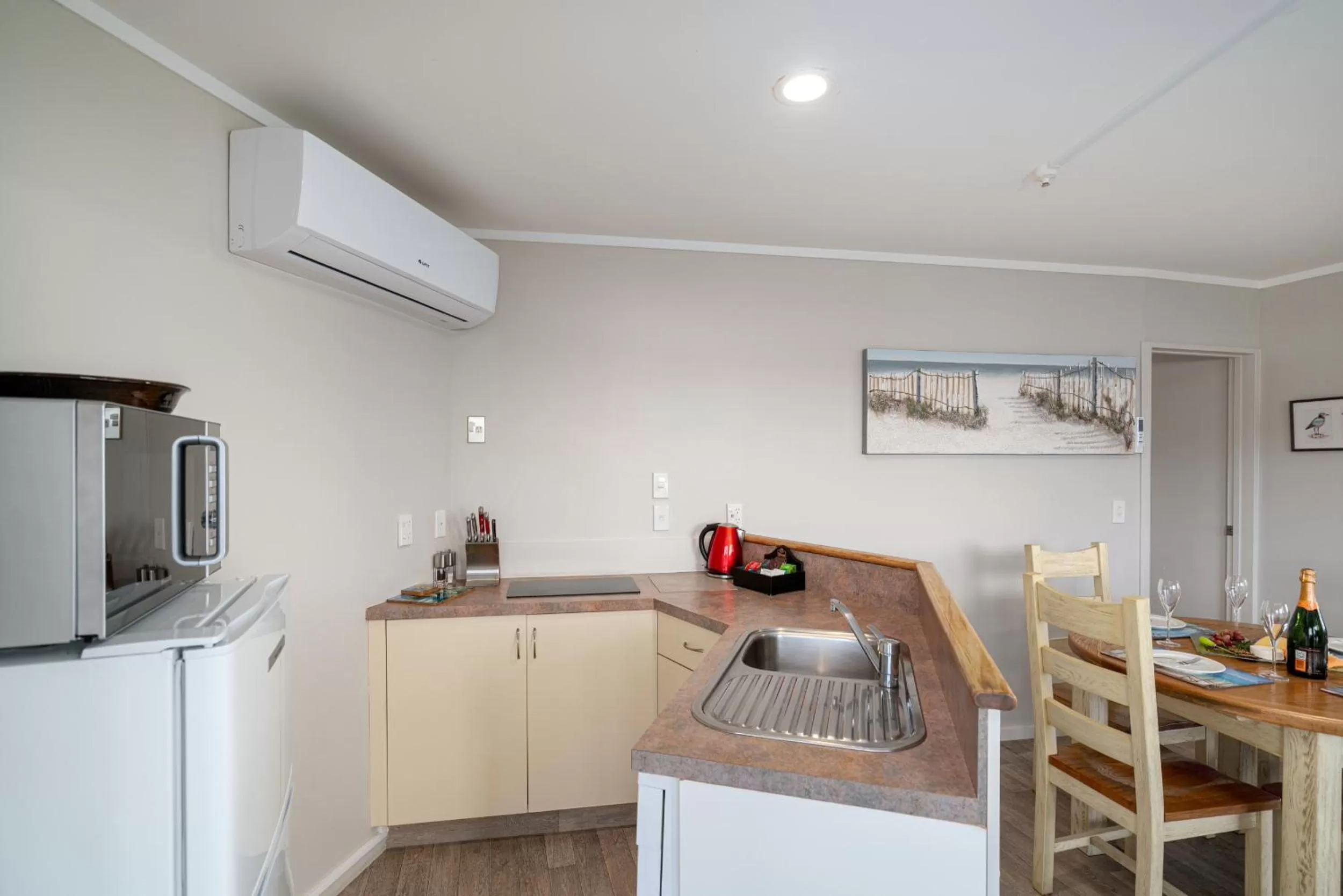 Kitchen or kitchenette in Waterfront Apartments Whitianga