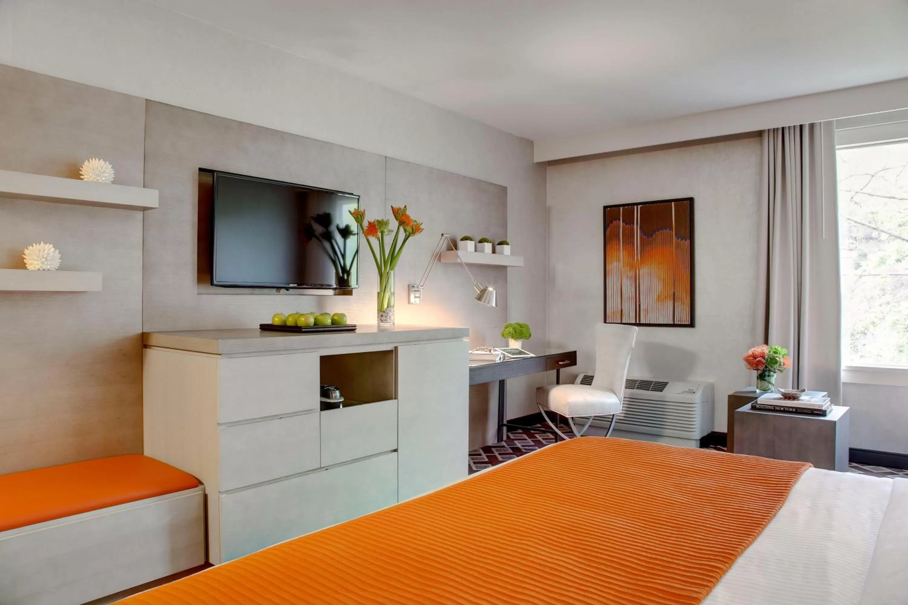 Superior King Room in The Watershed Norwalk