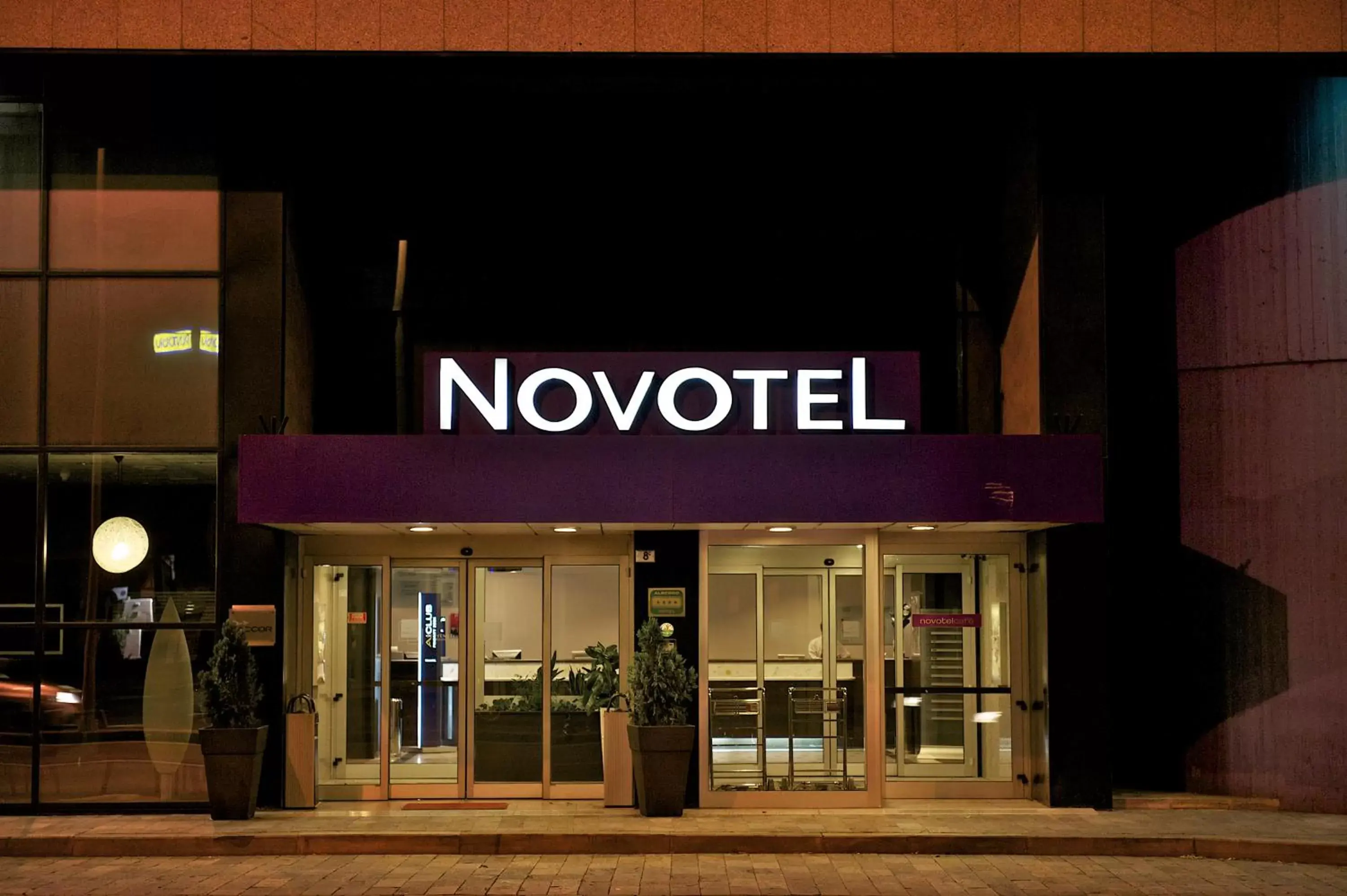 Facade/entrance in Hotel Novotel Genova City