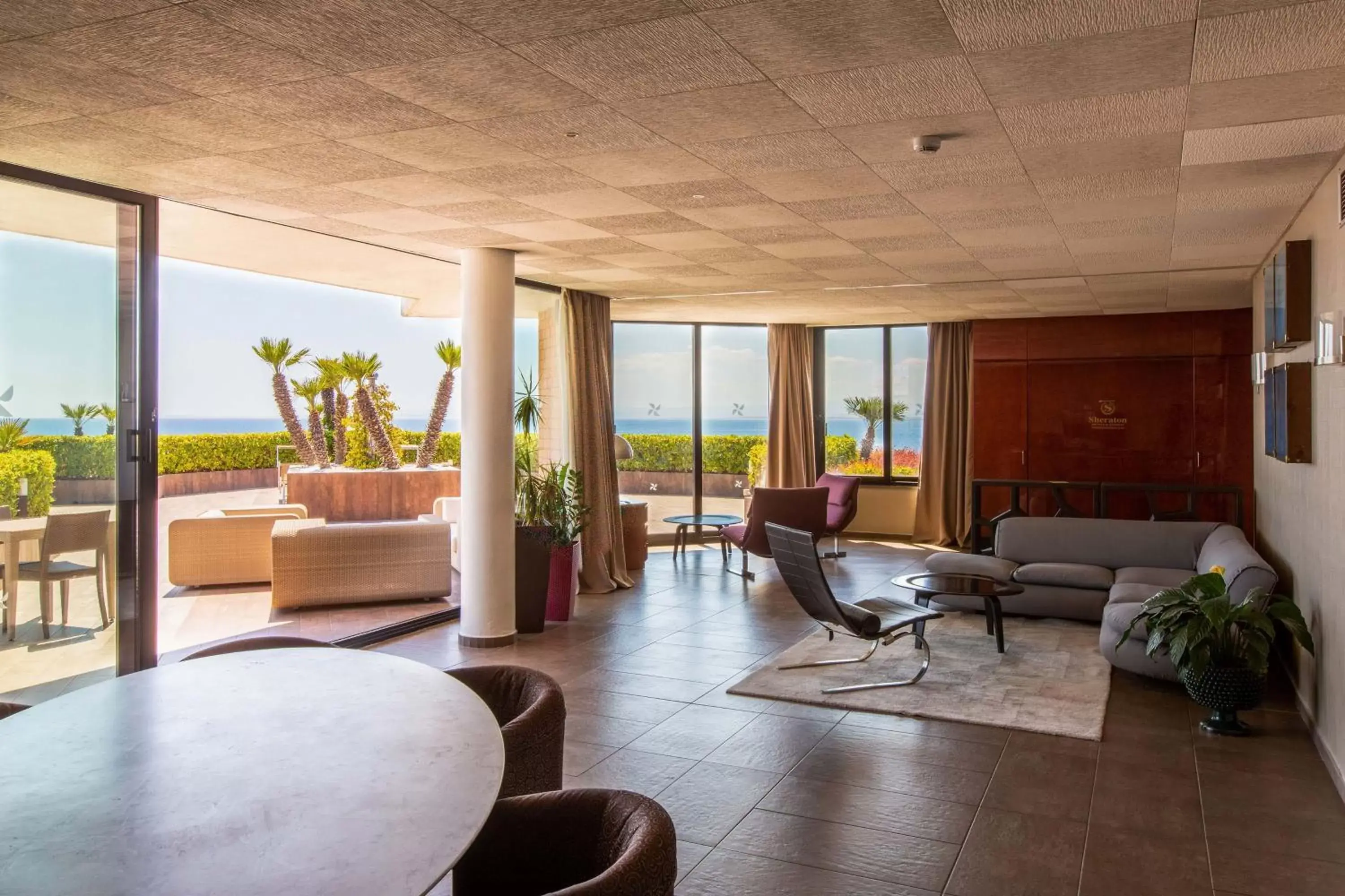 Photo of the whole room, Seating Area in Four Points by Sheraton Catania Hotel