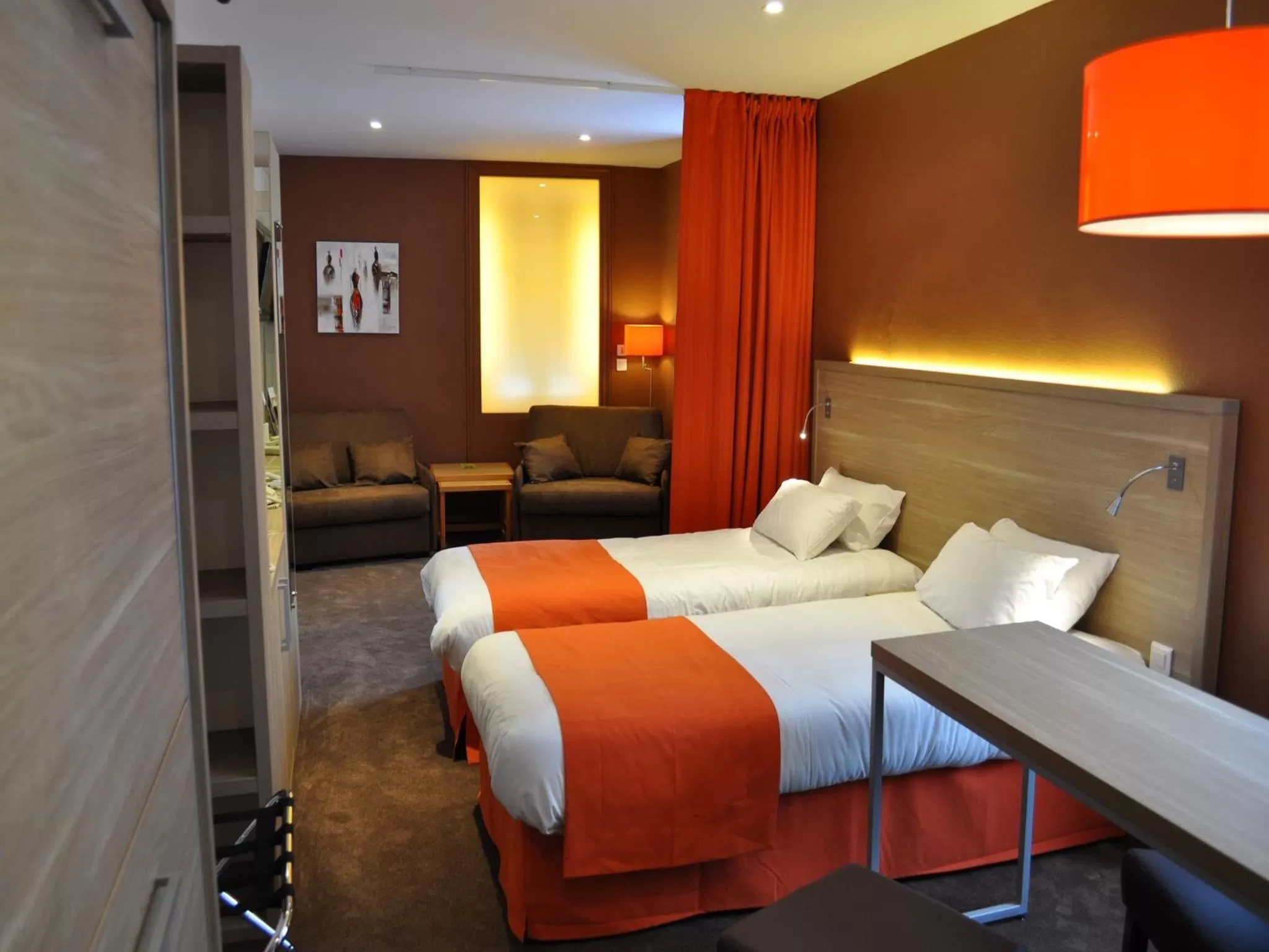 Junior Suite in Logis Hôtel La Résidence, Cognac Centre