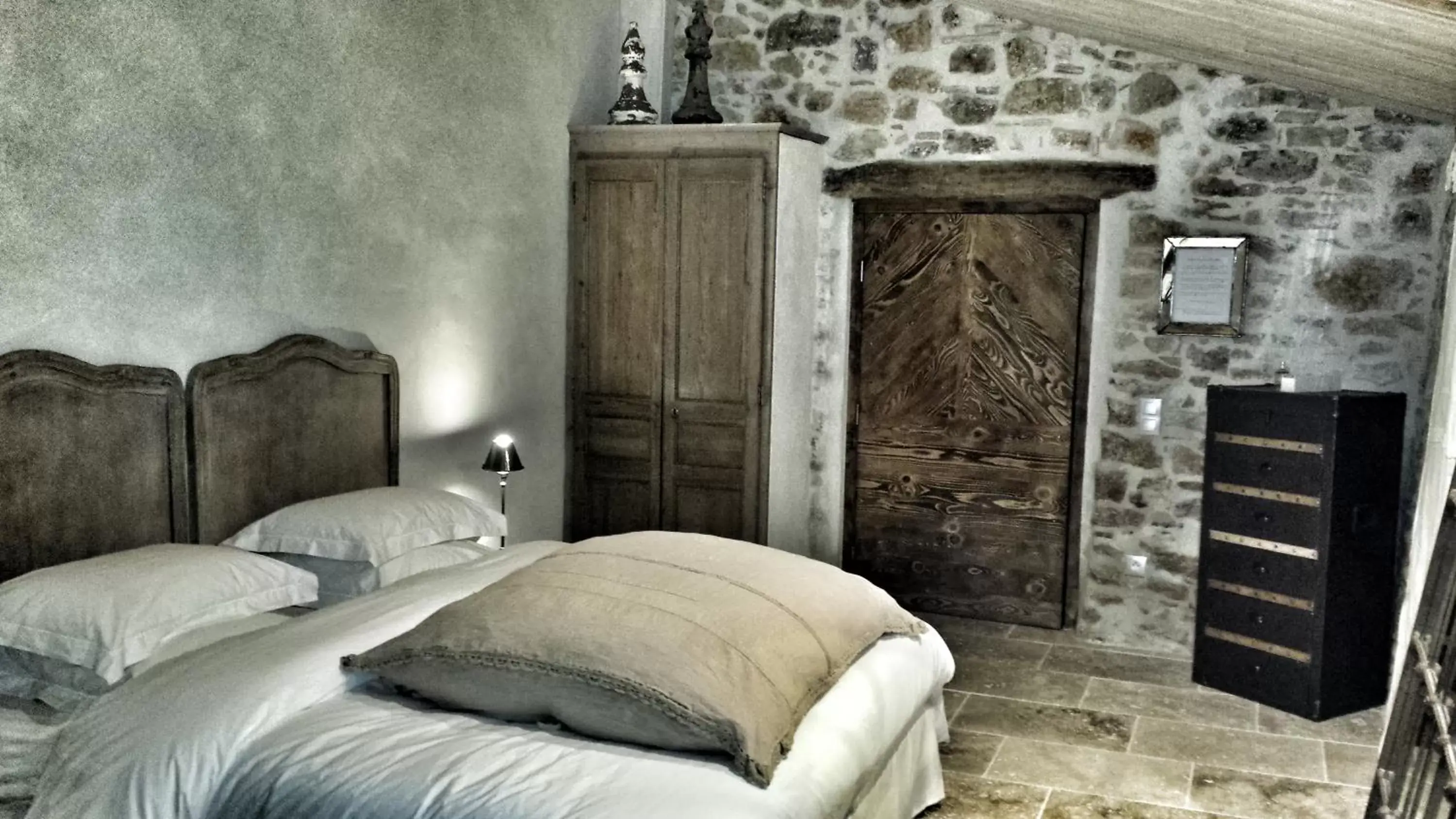 Photo of the whole room, Bed in Le Domaine Saint Martin