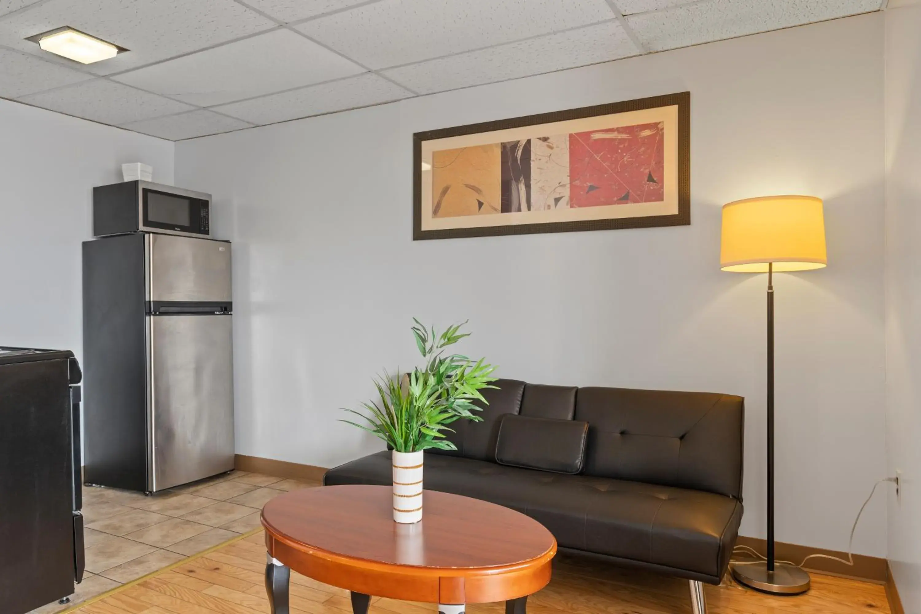 Seating Area in America's Best Value Inn Mt Royal Motel