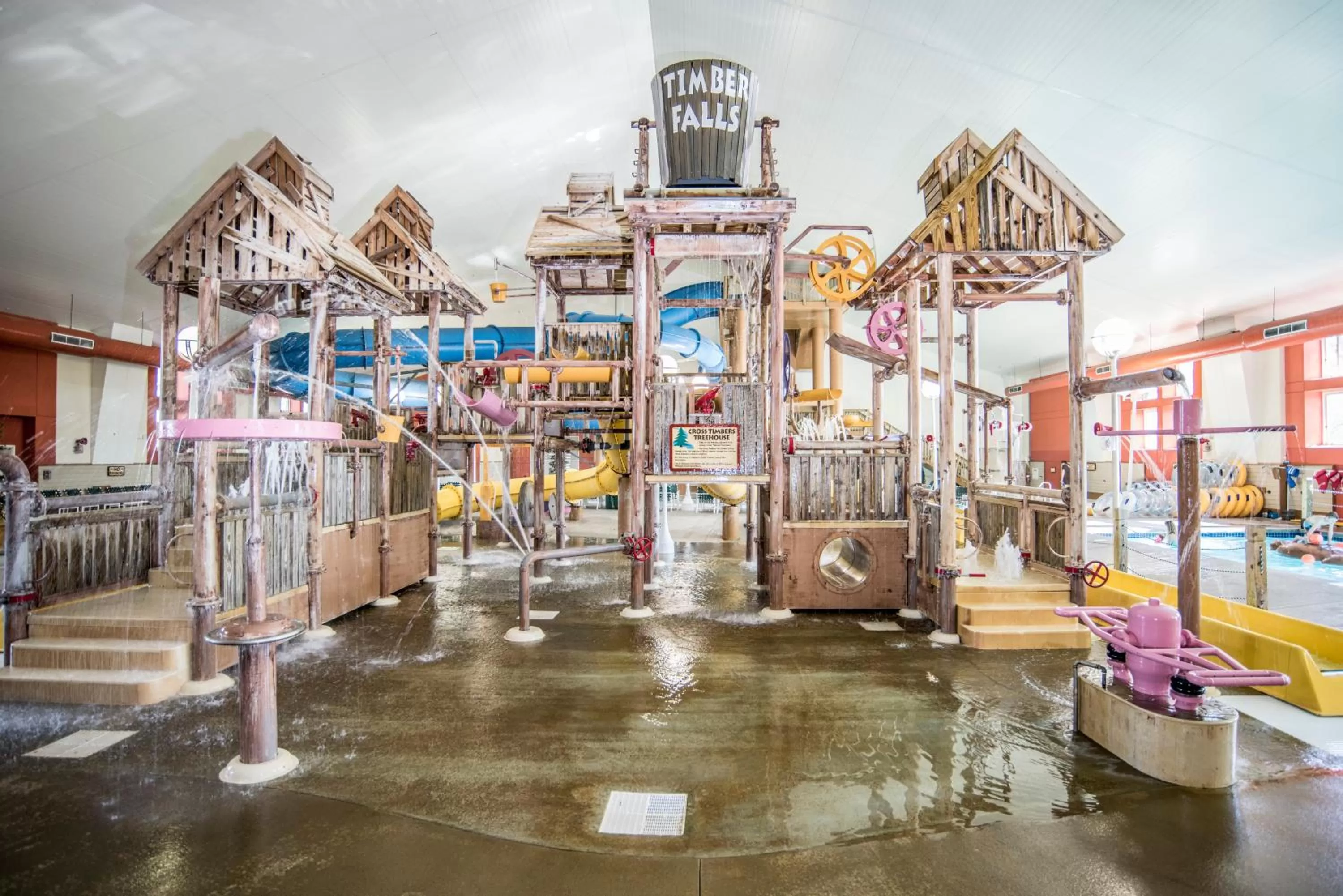 Swimming pool in Margaritaville Lake Resort Lake of the Ozarks