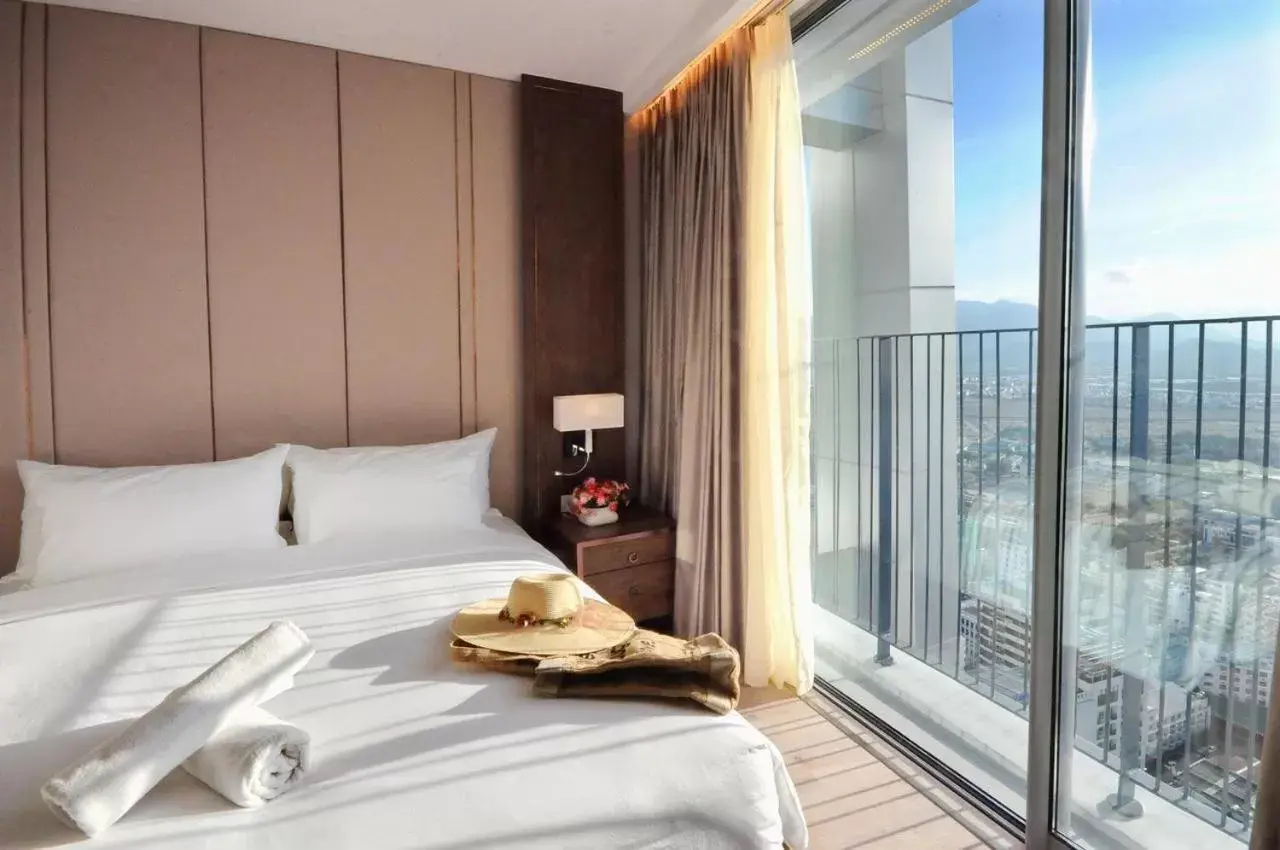 Double Room with Balcony in PANORAMA CENTRAL NHA TRANG- Vietnam's highest infinitive rooftop pool Double Room with Balcony in PANORAMA CENTRAL NHA TRANG- Vietnam's highest infinitive rooftop pool