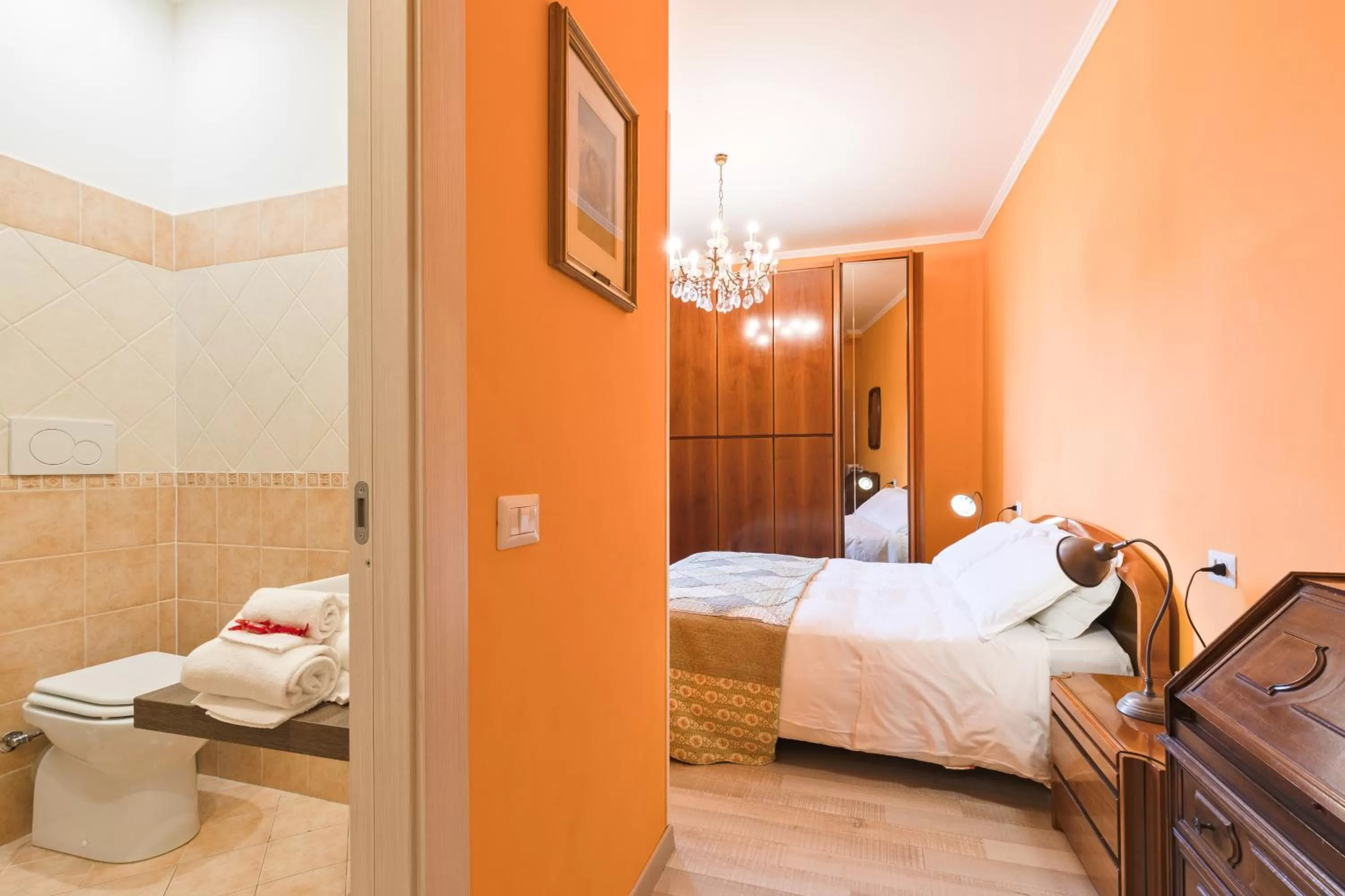 Bathroom, Bed in A Roman Tale B&B