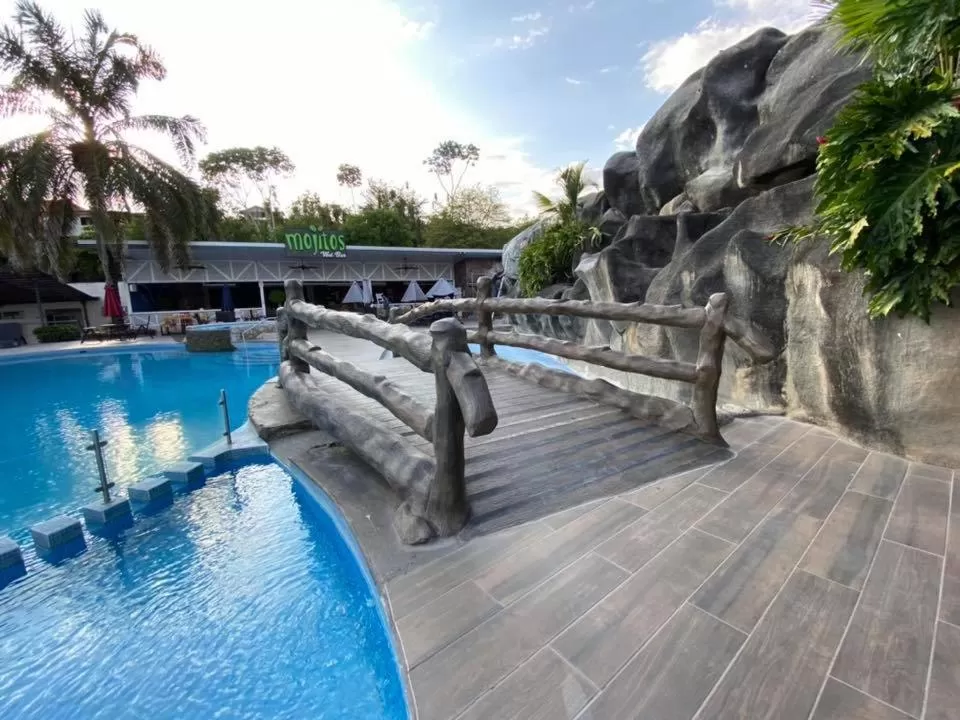 Swimming pool in Hotel PZ Country Club & Conference Center