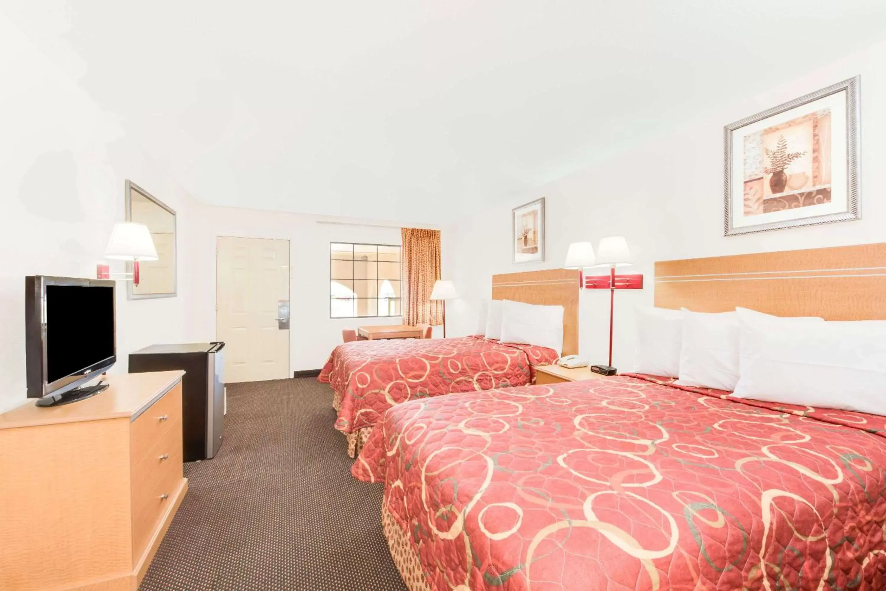 Photo of the whole room, Bed in Days Inn by Wyndham Andrews Texas Photo of the whole room, Bed in Days Inn by Wyndham Andrews Texas