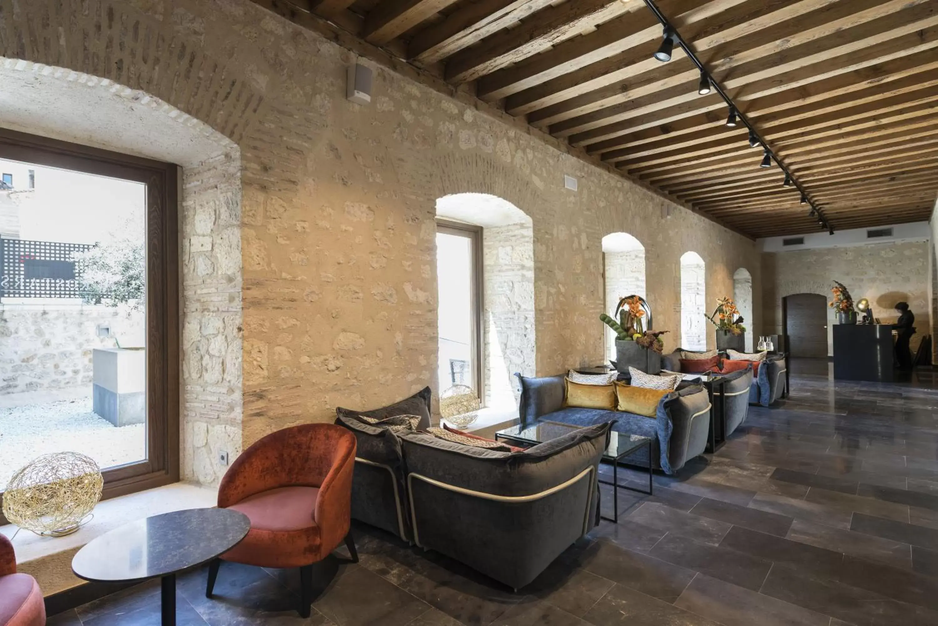 Communal lounge/ TV room in Áurea Convento Capuchinos by Eurostars Hotel Company