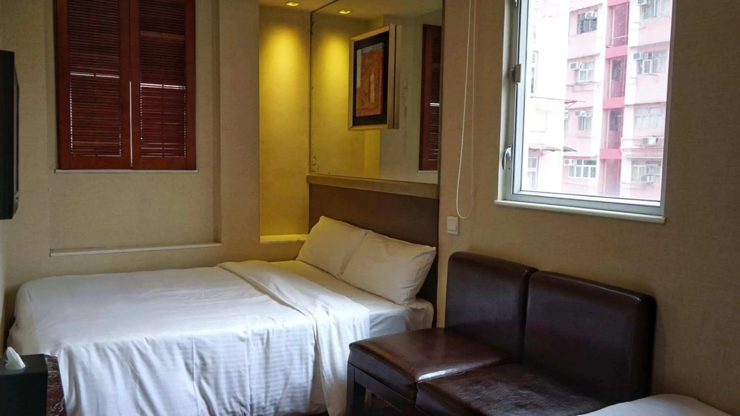 Bed in Oriental Lander Hotel