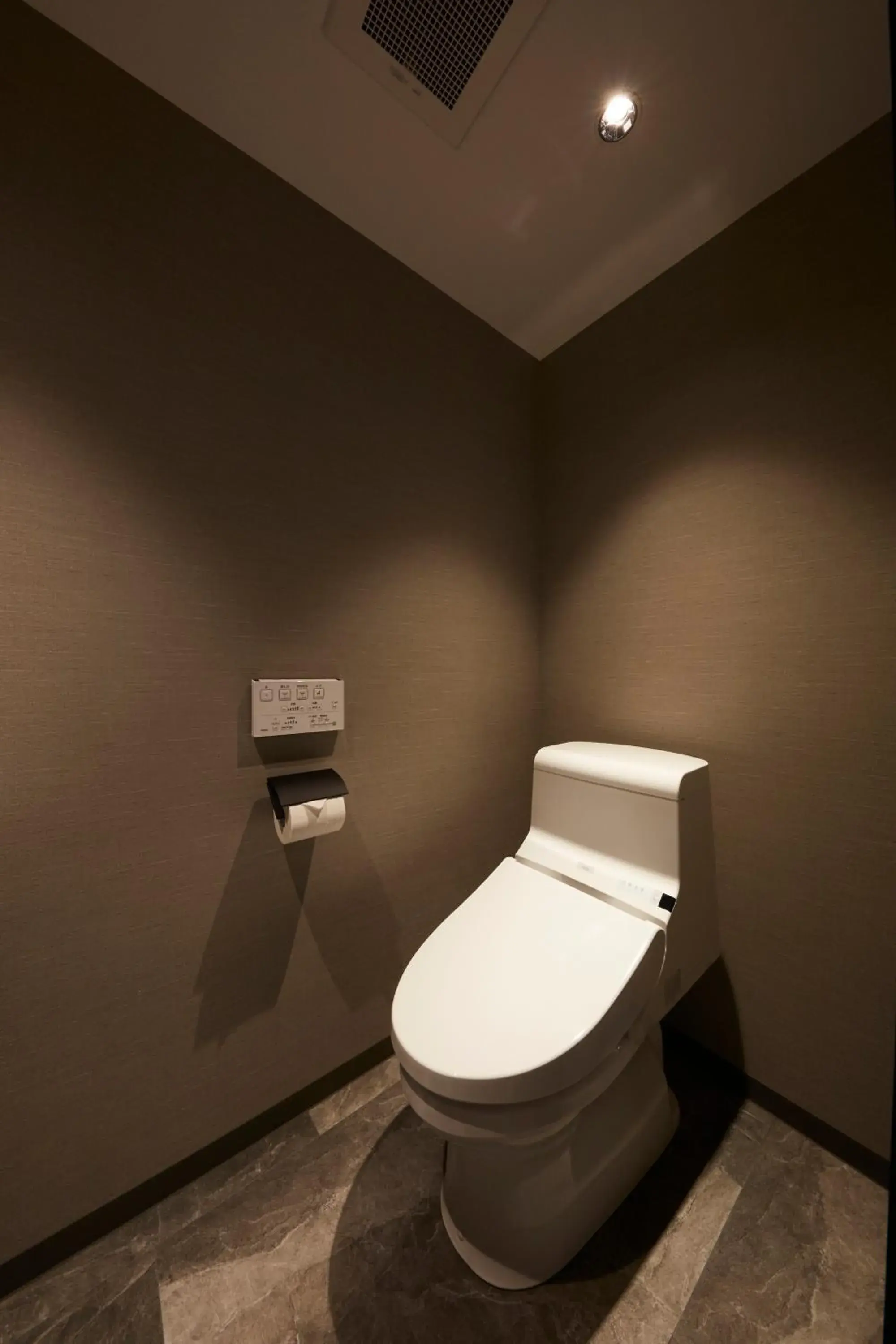 Toilet, Bathroom in Rinn Kamiebisu