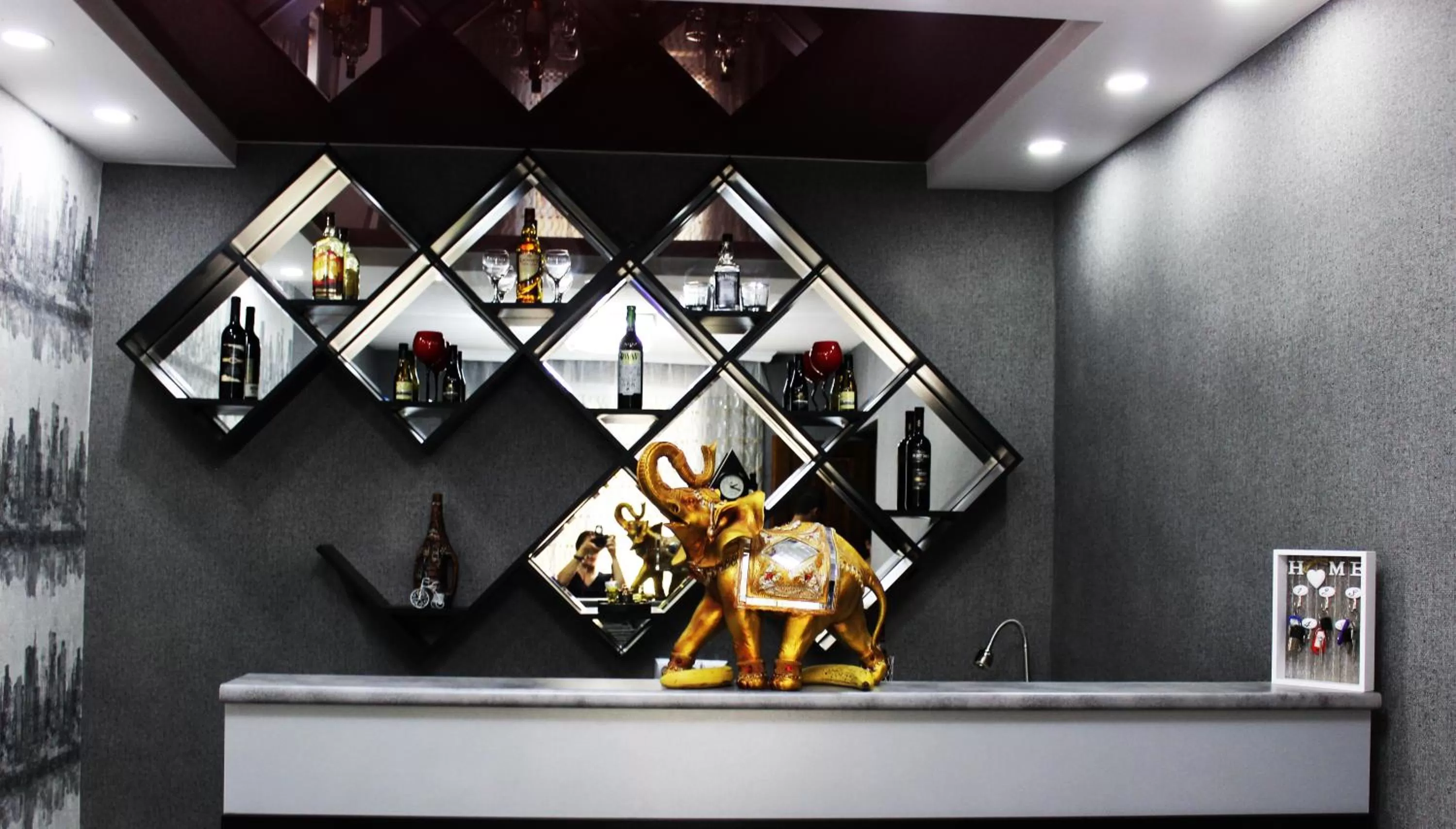 Alcoholic drinks in Golden Way