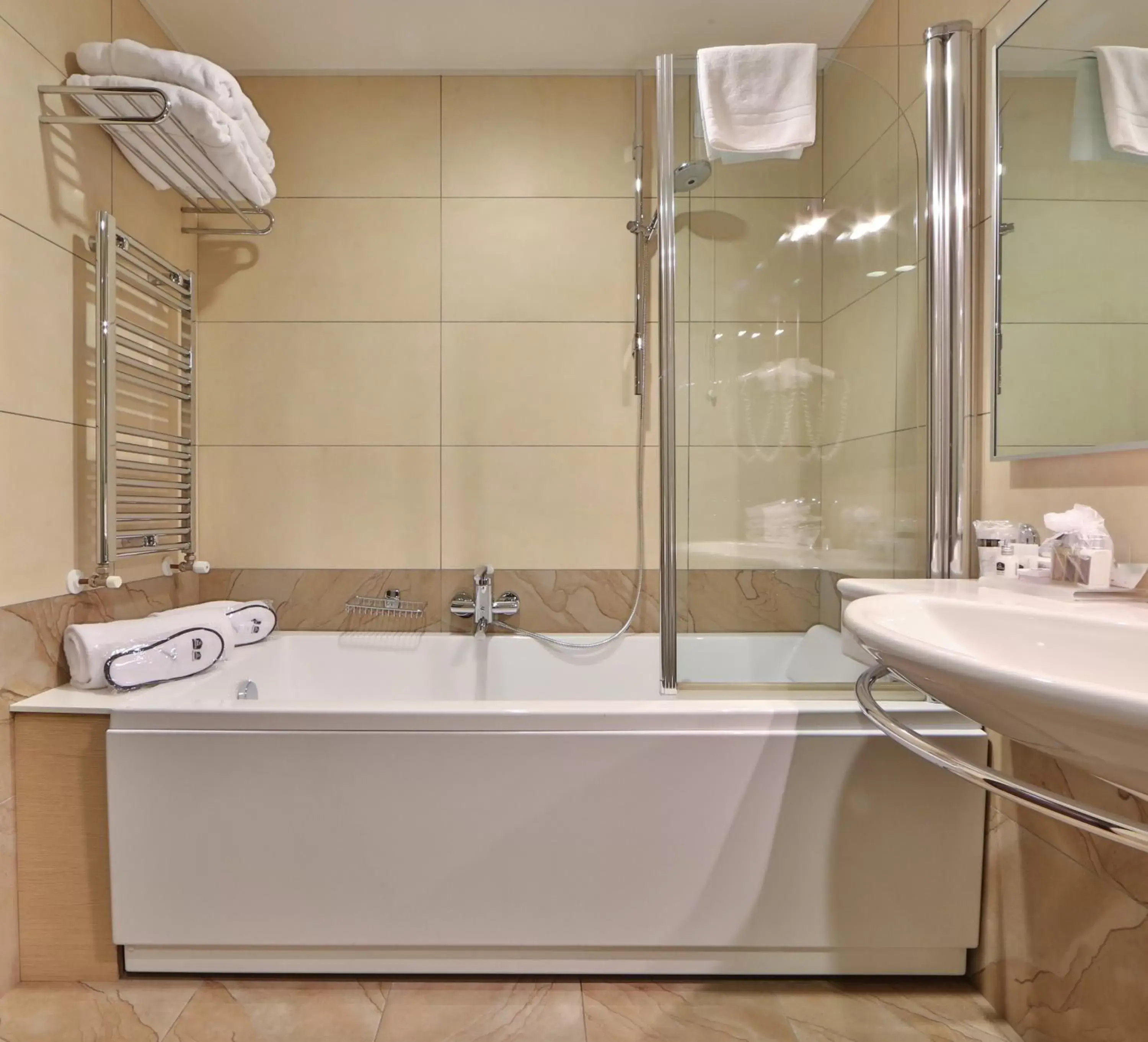 Shower, Bathroom in Best Western Plus Hotel Galileo Padova