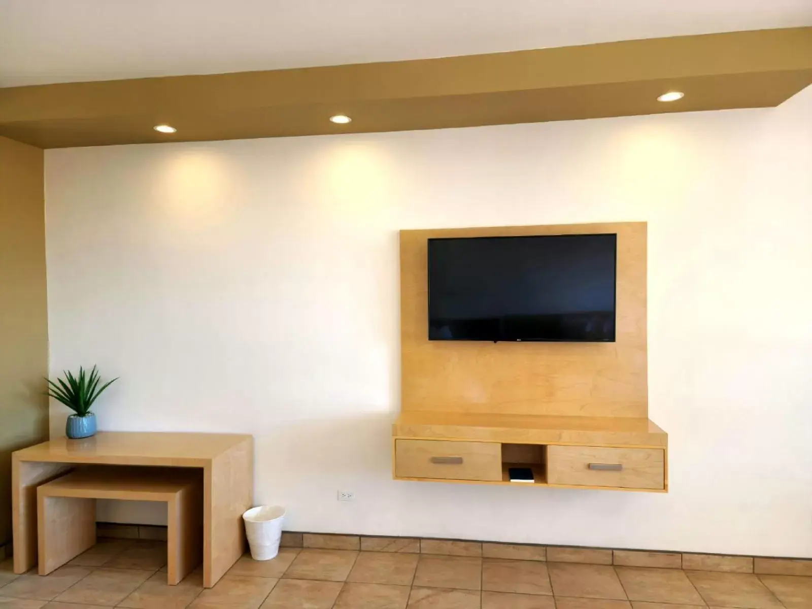 TV and multimedia, TV/Entertainment Center in Hotel Paraiso Las Palmas