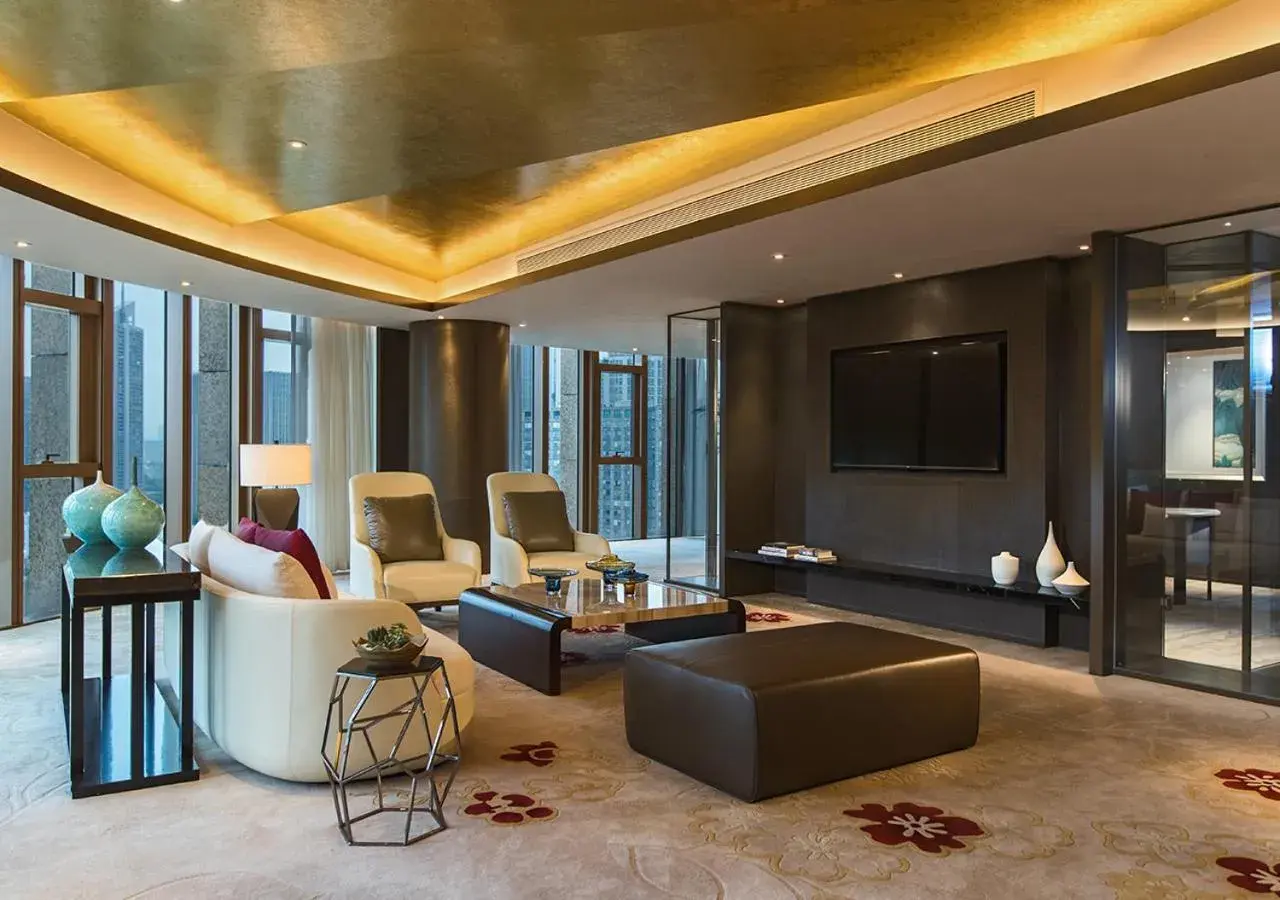 Living room, Seating Area in Renaissance Nanjing Olympic Centre Hotel