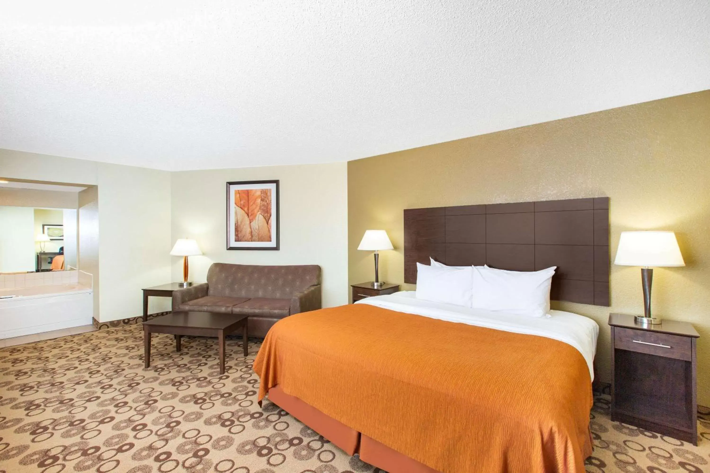 Photo of the whole room, Bed in AmericInn by Wyndham Cedar Falls