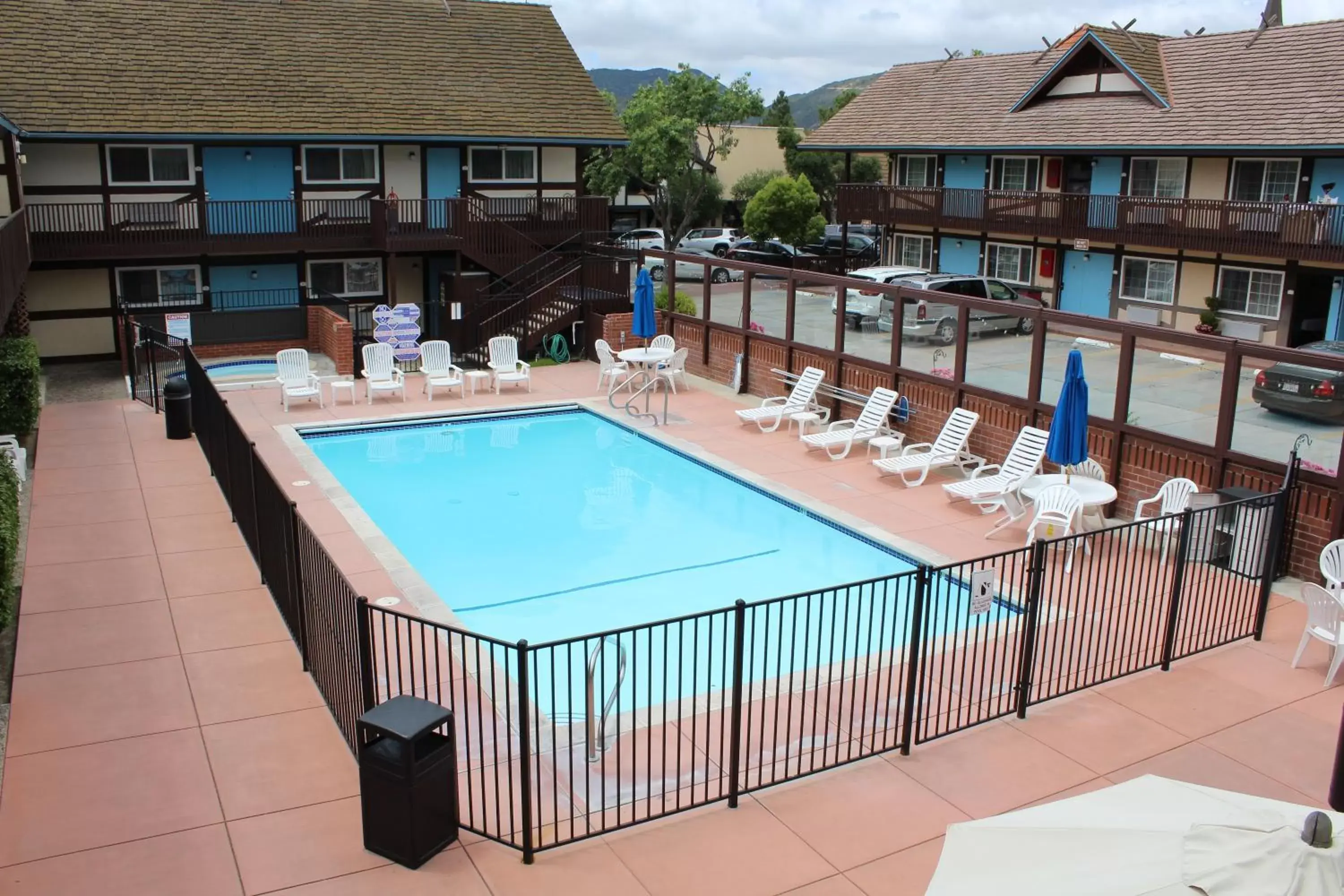 Swimming pool, Pool View in King Frederik Inn