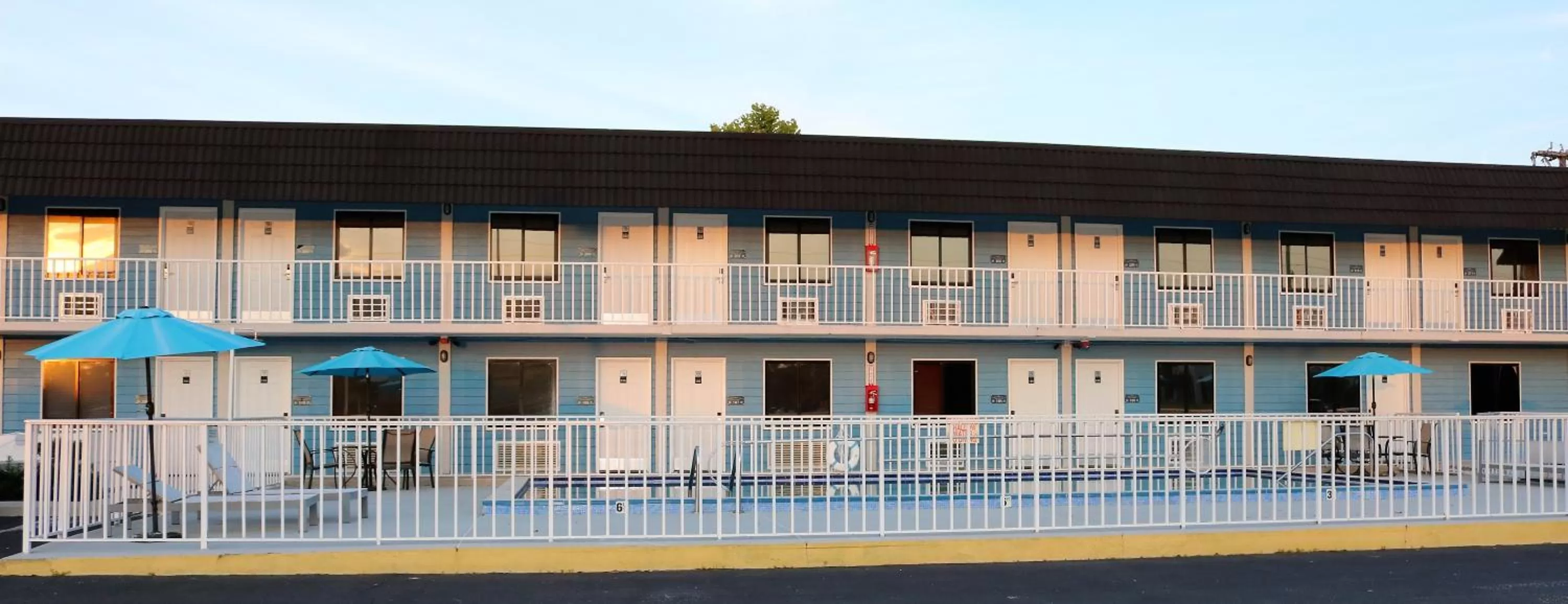 Facade/entrance, Property Building in Monte Carlo Inn- Near Disney