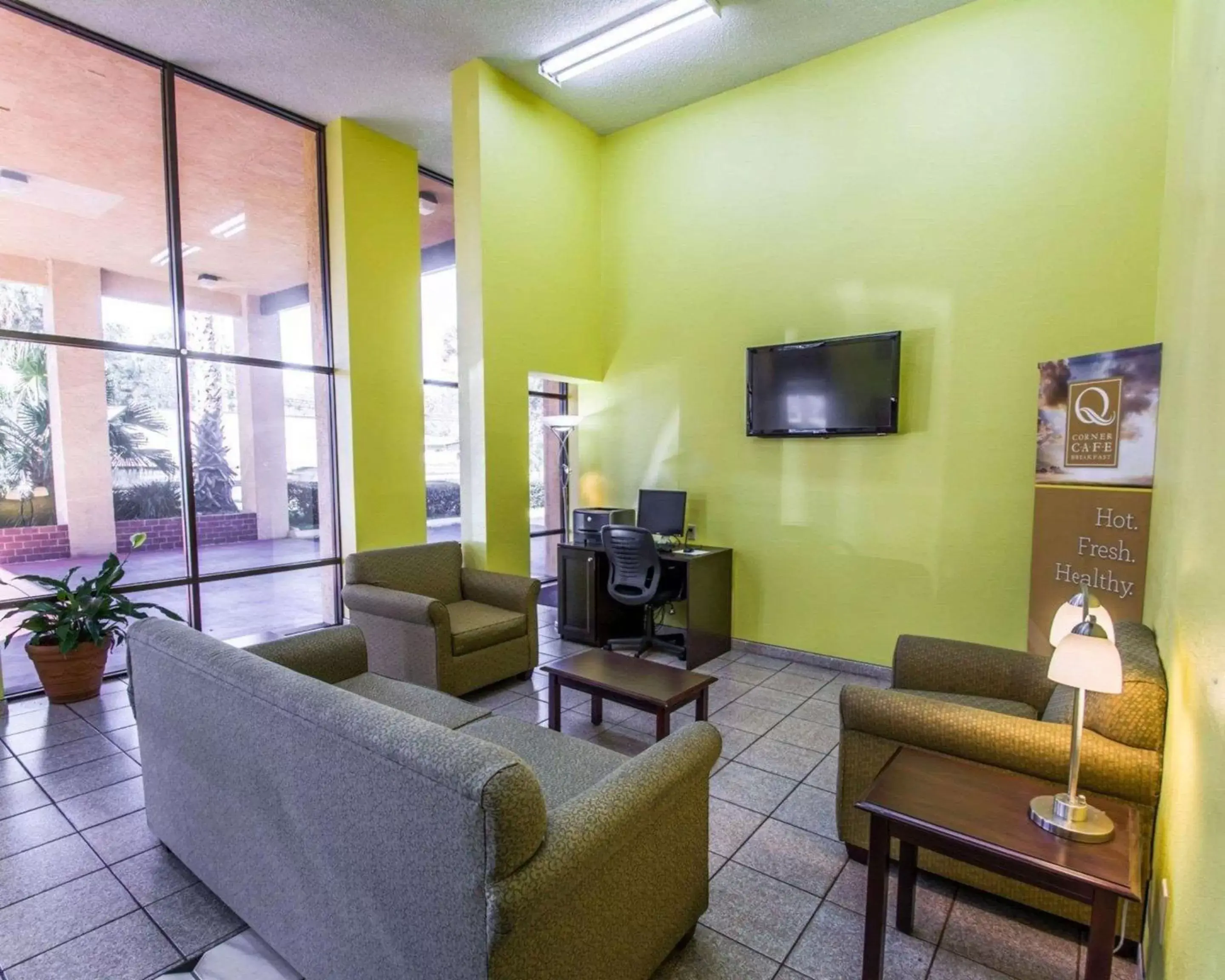 Lobby or reception, Seating Area in Quality Inn University