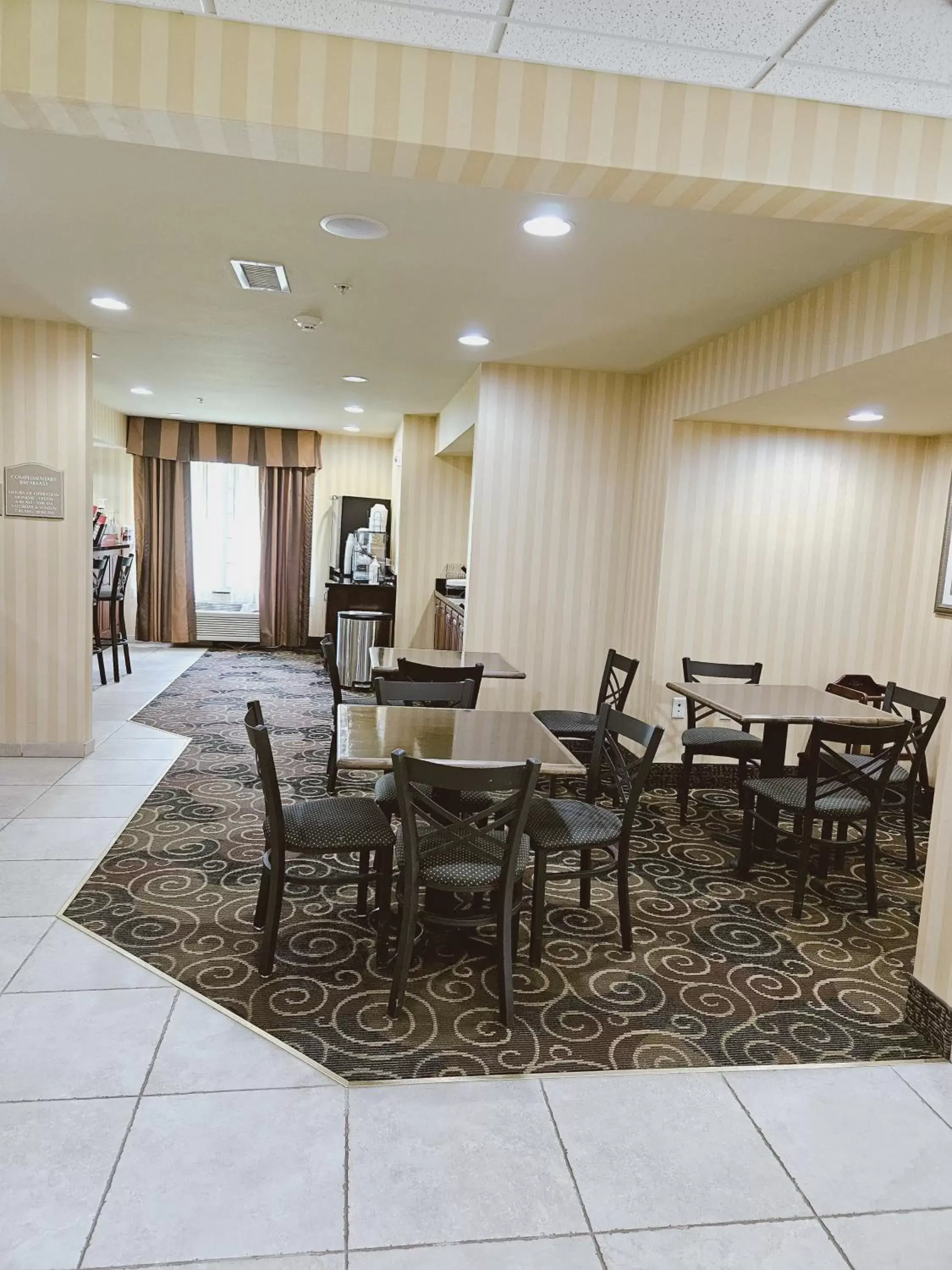 Lobby or reception in Cobblestone Inn & Suites - Bloomfield