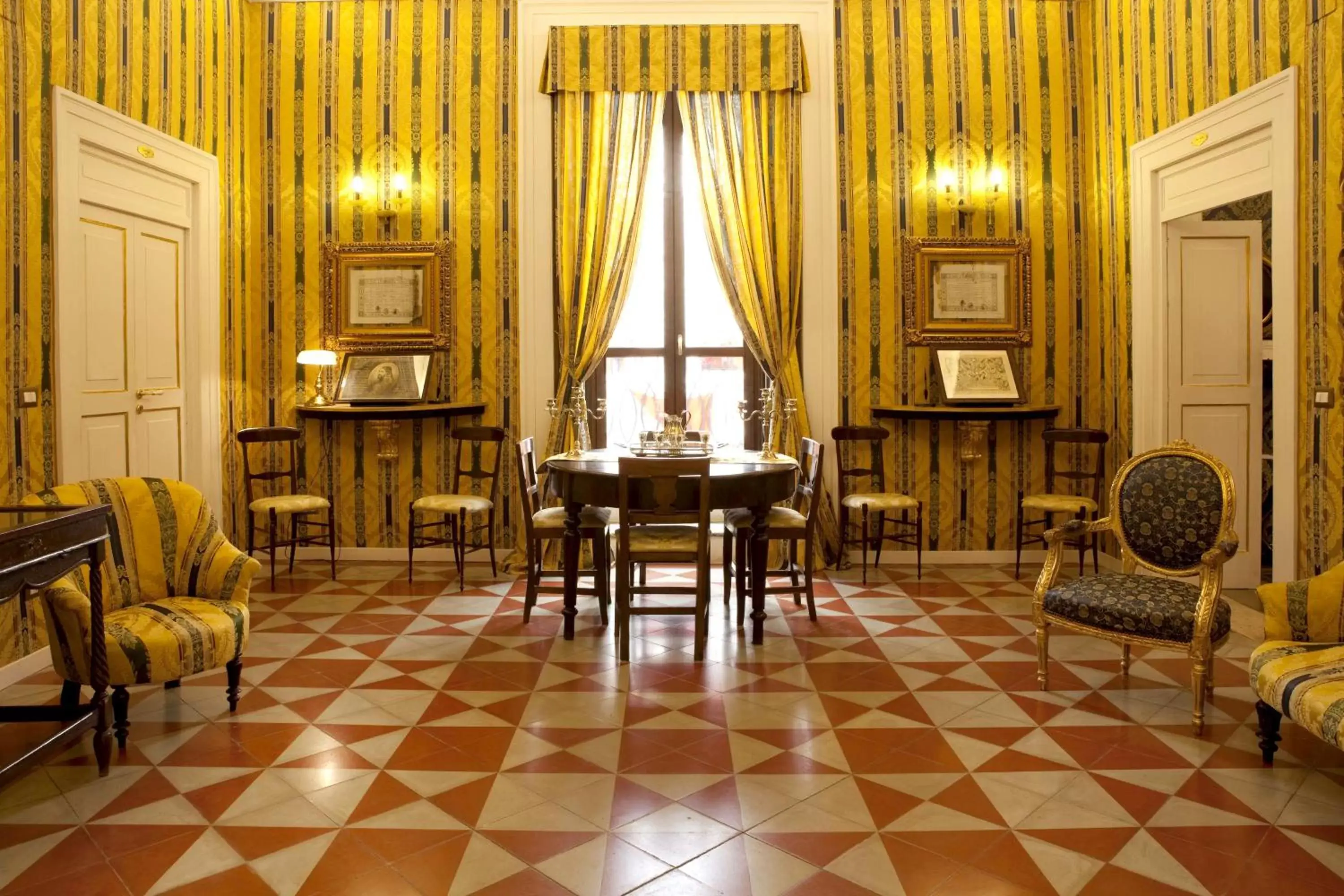 Seating area in Palazzo Antica Via Appia