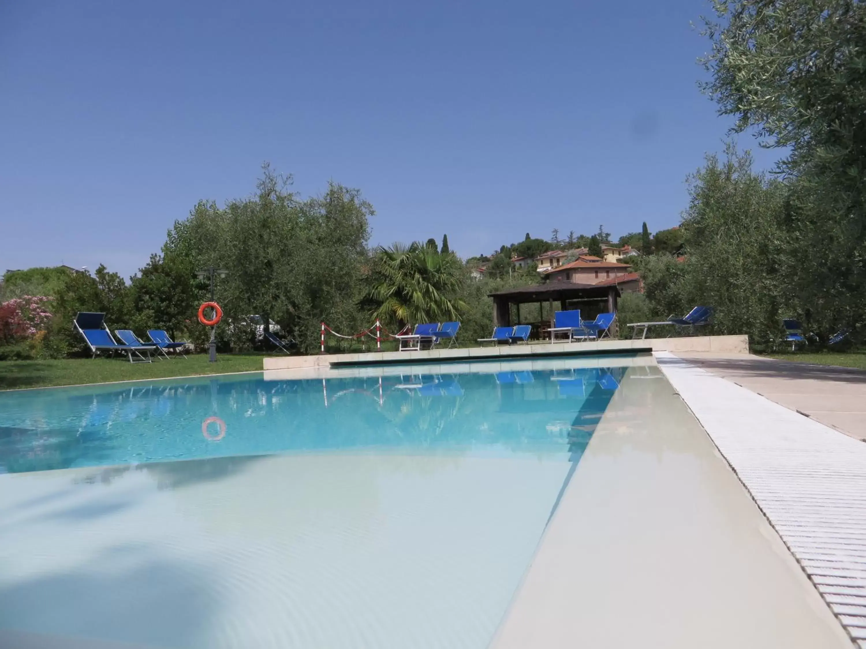 Swimming Pool in B&B Le Caselle "Il Baraccotto"