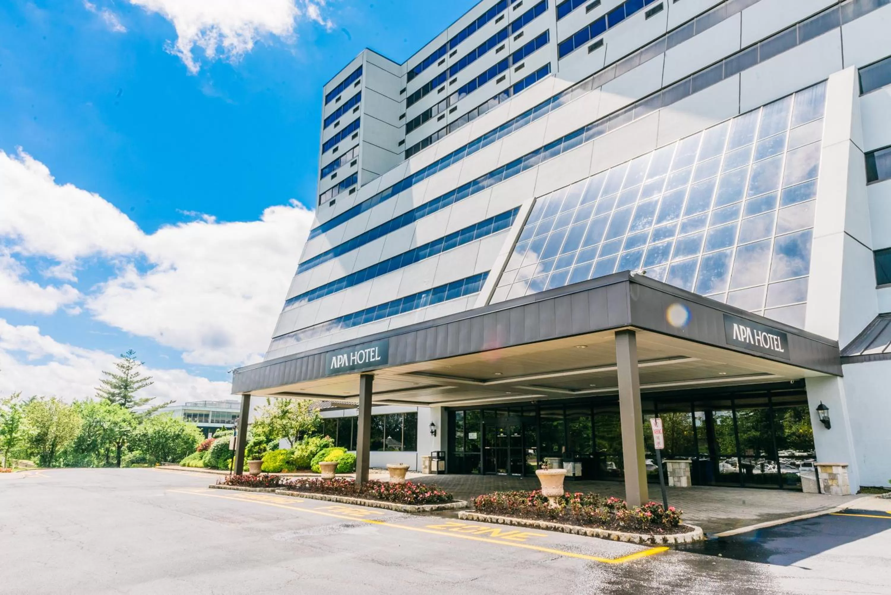 Facade/entrance in APA Hotel Woodbridge