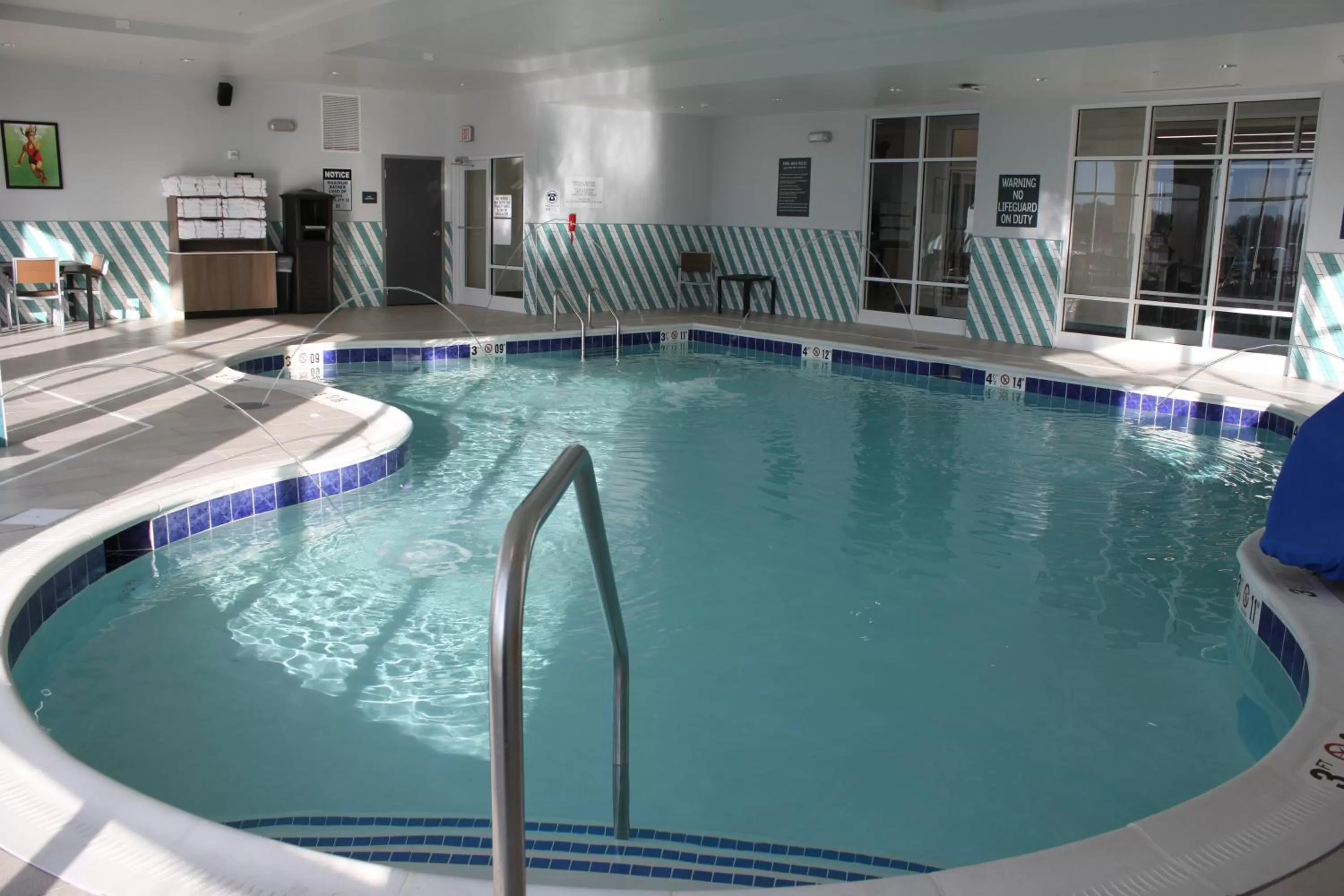 Swimming pool in Holiday Inn & Suites - Hopkinsville - Convention Ctr by IHG