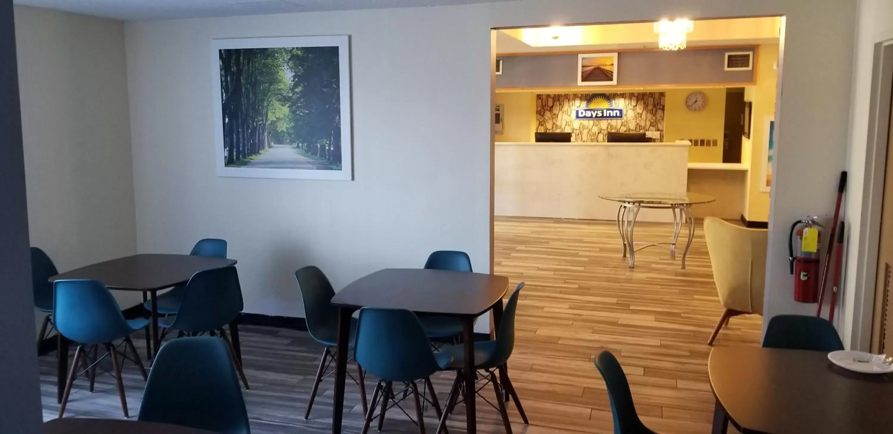 Dining Area in Days Inn by Wyndham Macon I-75 North