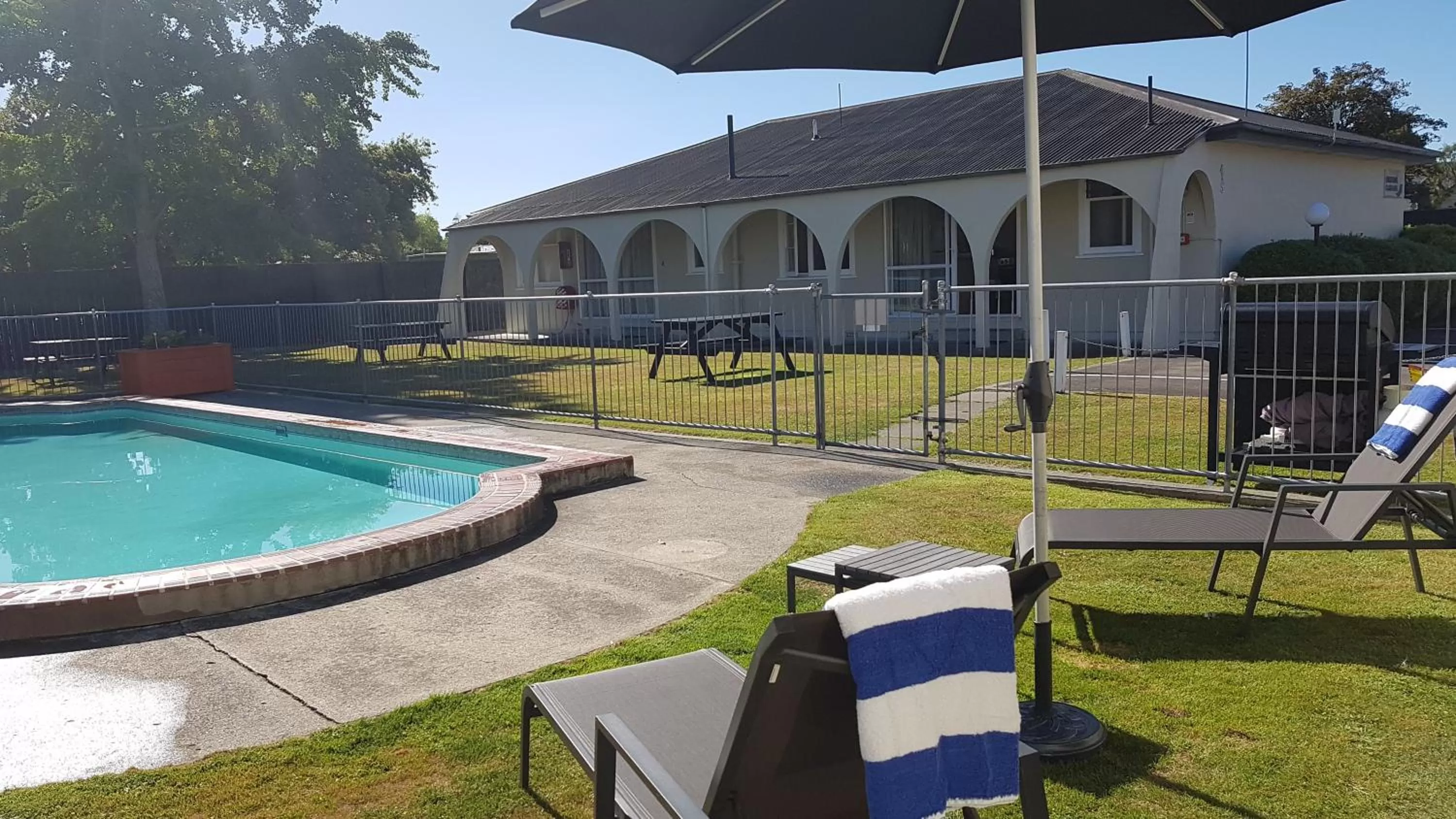 Garden view in Aztec Motel