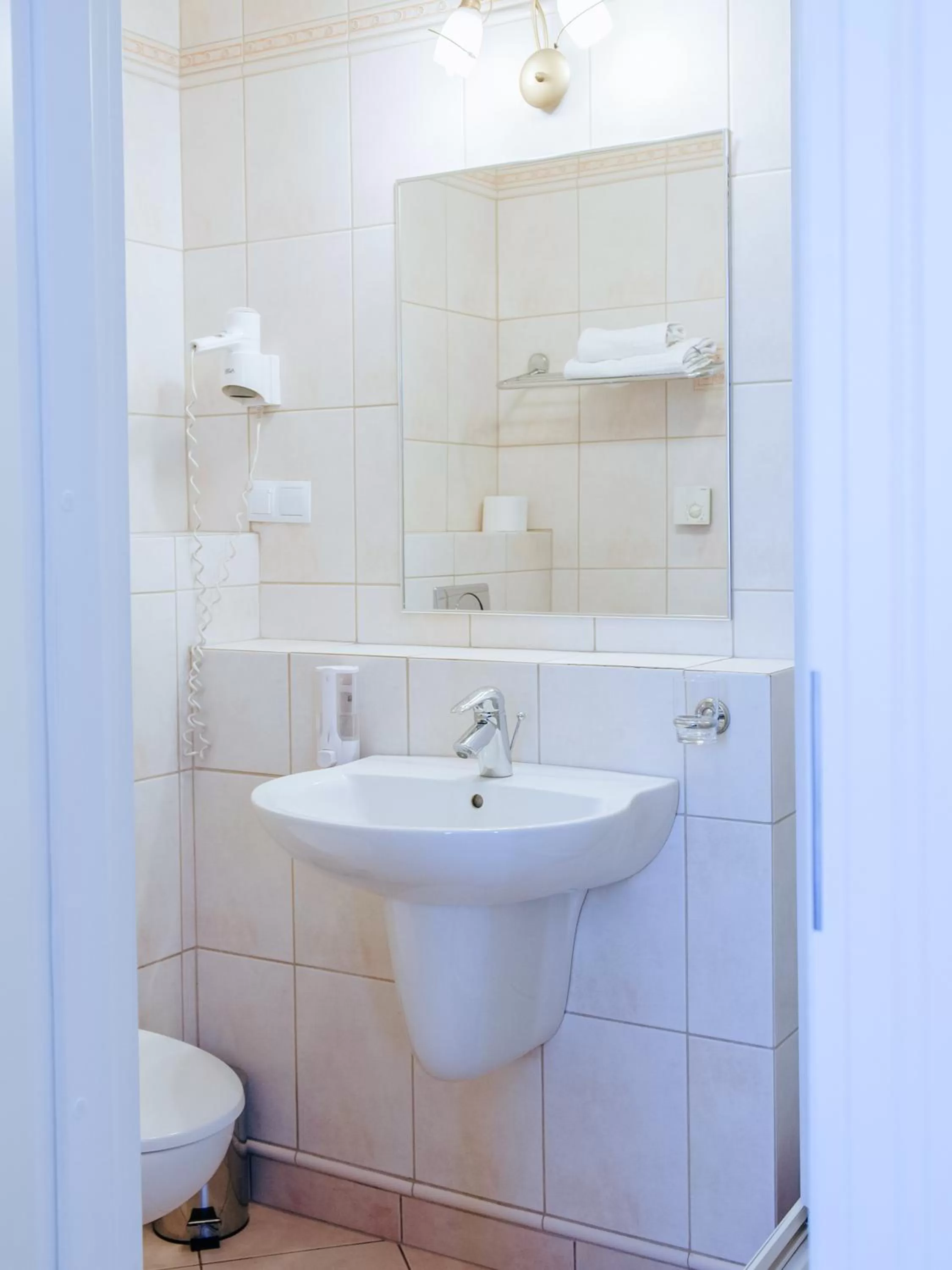 Toilet in Hotel Koloseum